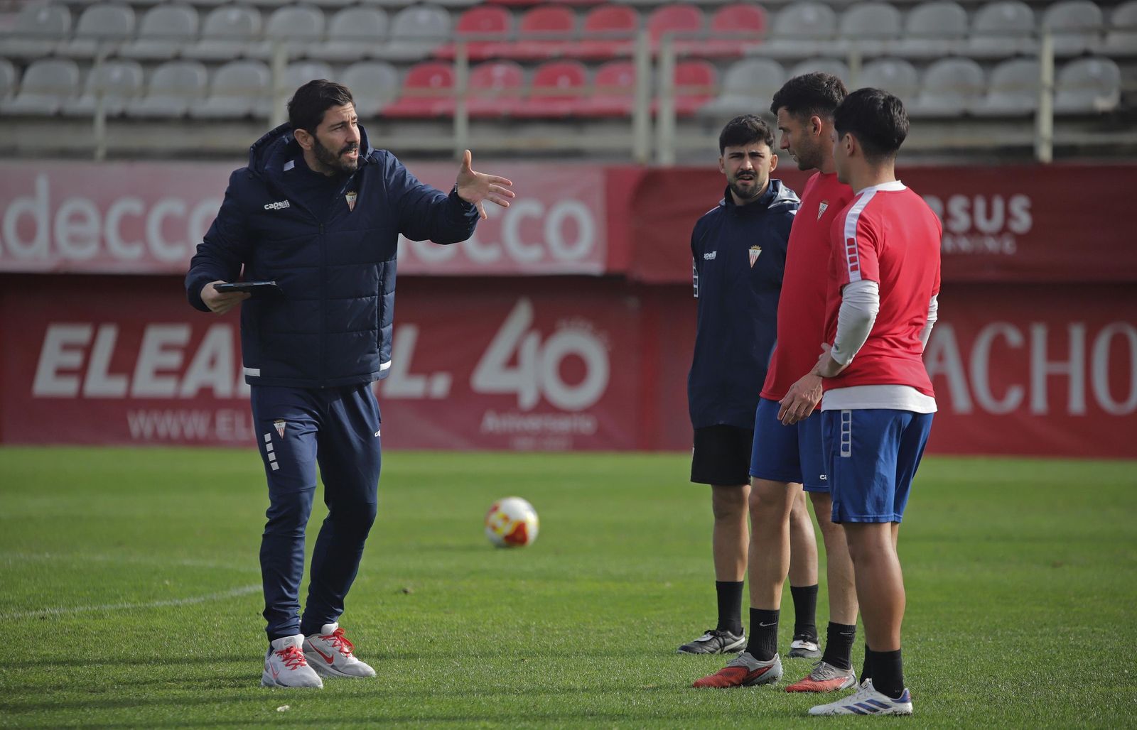 Fotos del Algeciras en su preparación para la visita al Real Murcia