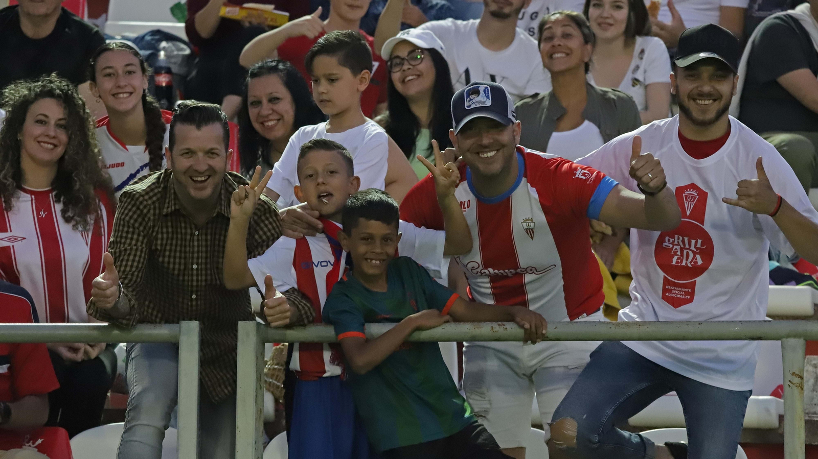 Fotos de la afición del Algeciras CF en el Nuevo Mirador