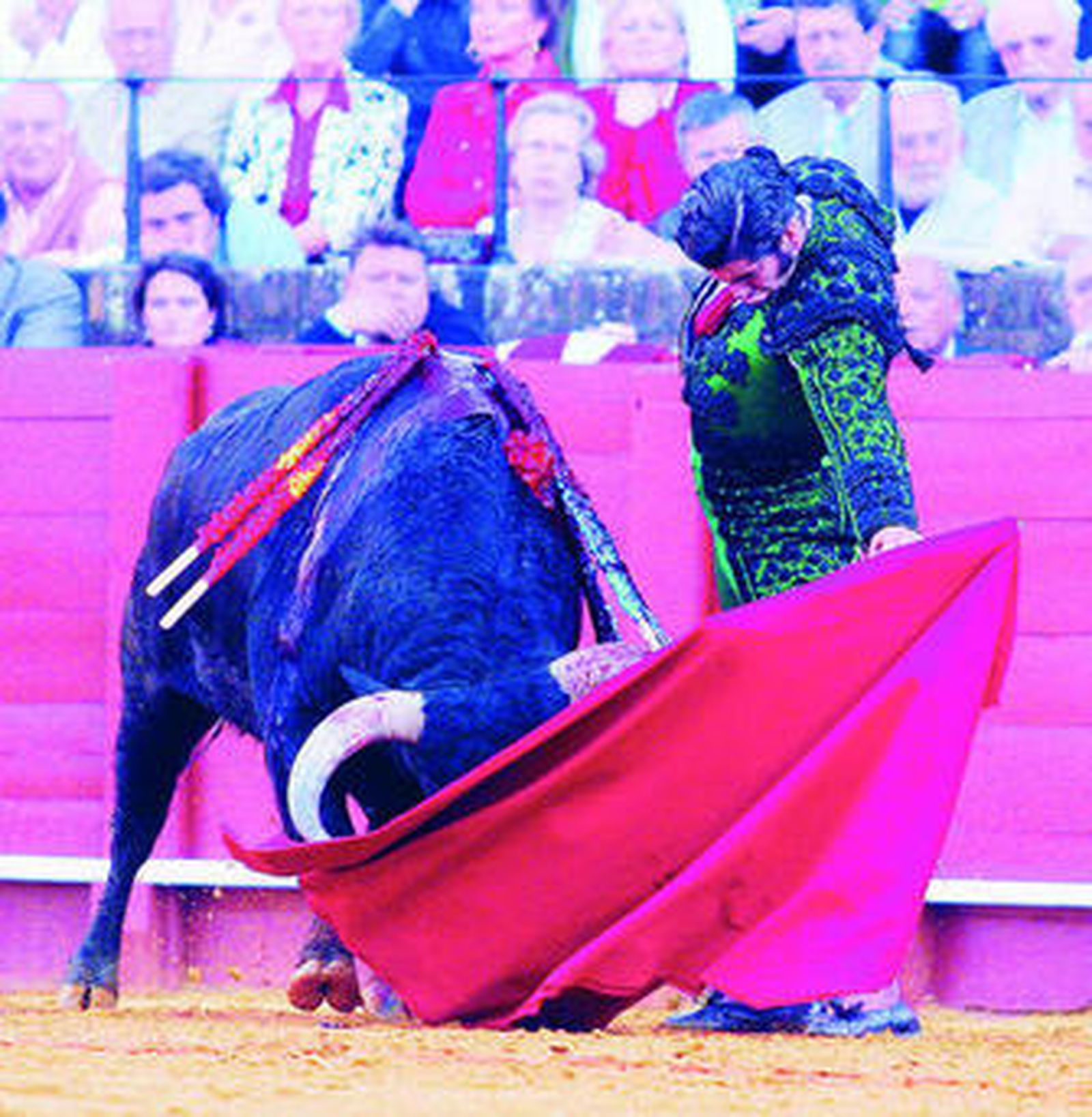 Morante, en un natural a un toro de Juan Pedro, en la faena premiada del 28 de abril.