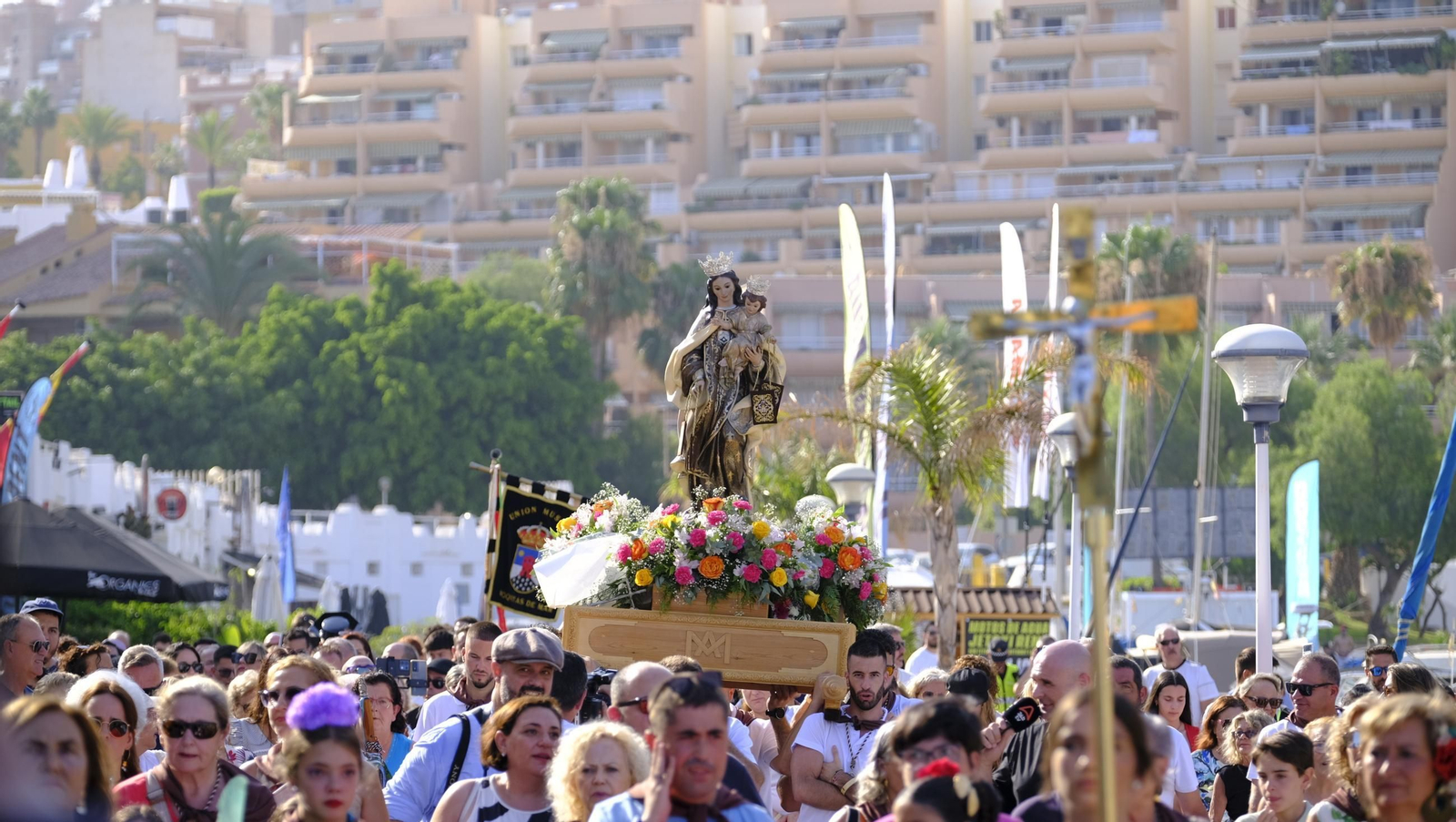 Procesión marítima de la Virgen del Carmen en Aguadulce (Roquetas de Mar), en imágenes