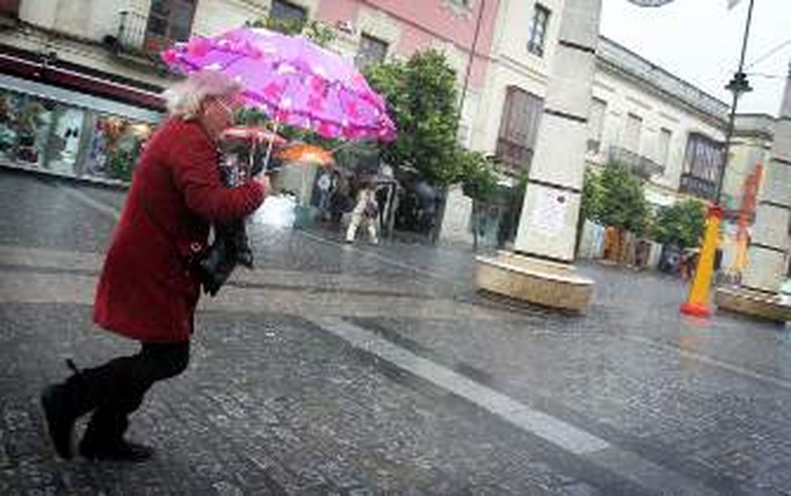 Los bomberos efectúan 110 salidas en la provincia