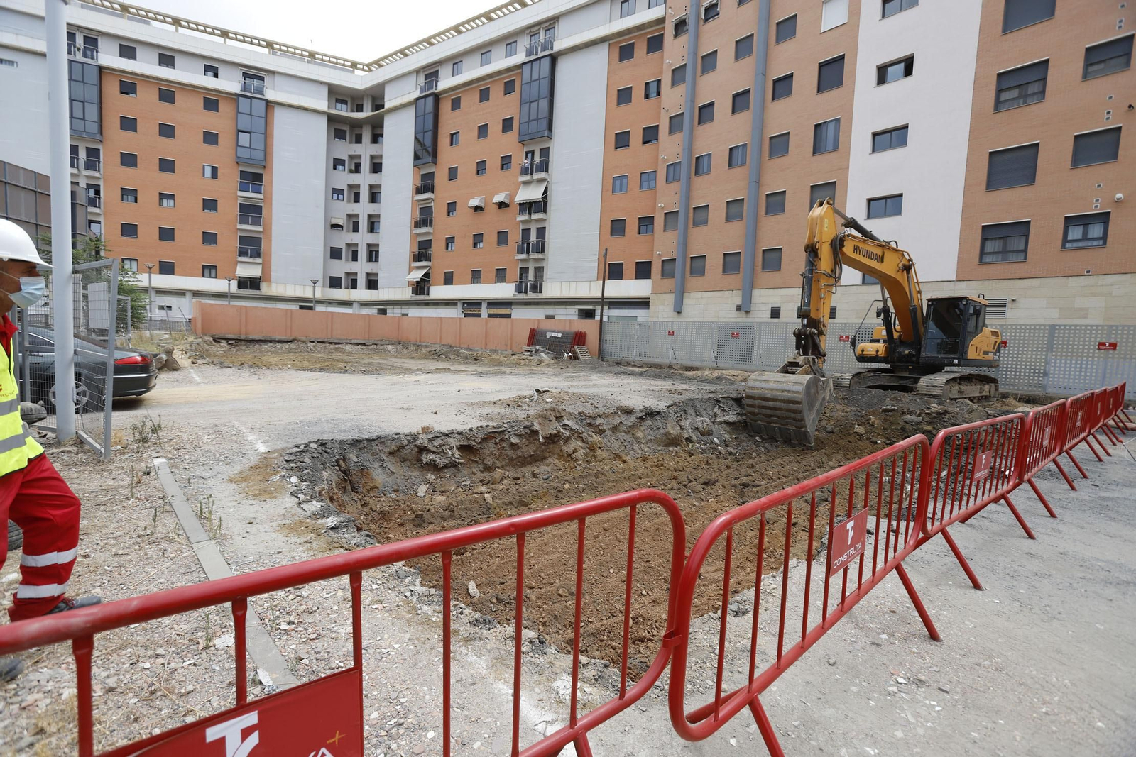Imágenes del inicio de las obras de construcción de 48 viviendas protegidas en Huelva