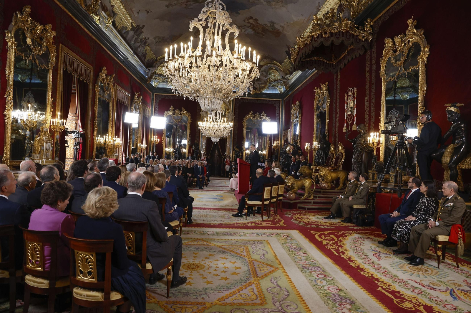 Acto central del 50 aniversario de la restauración de la monarquía