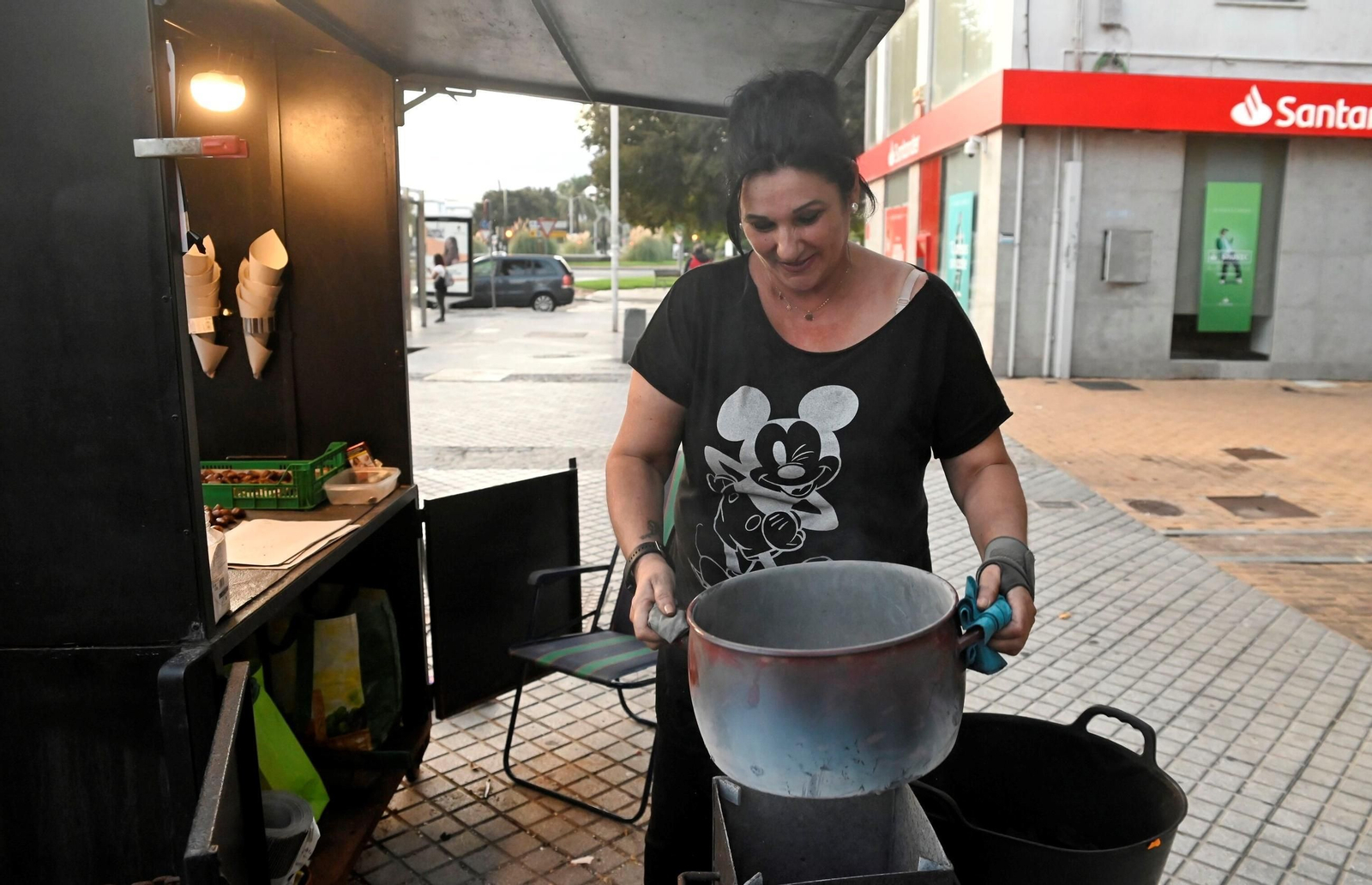 El inicio de la temporada de castañas asadas en Córdoba, en imágenes El inicio de la temporada de castañas asadas en Córdoba, en imágenes