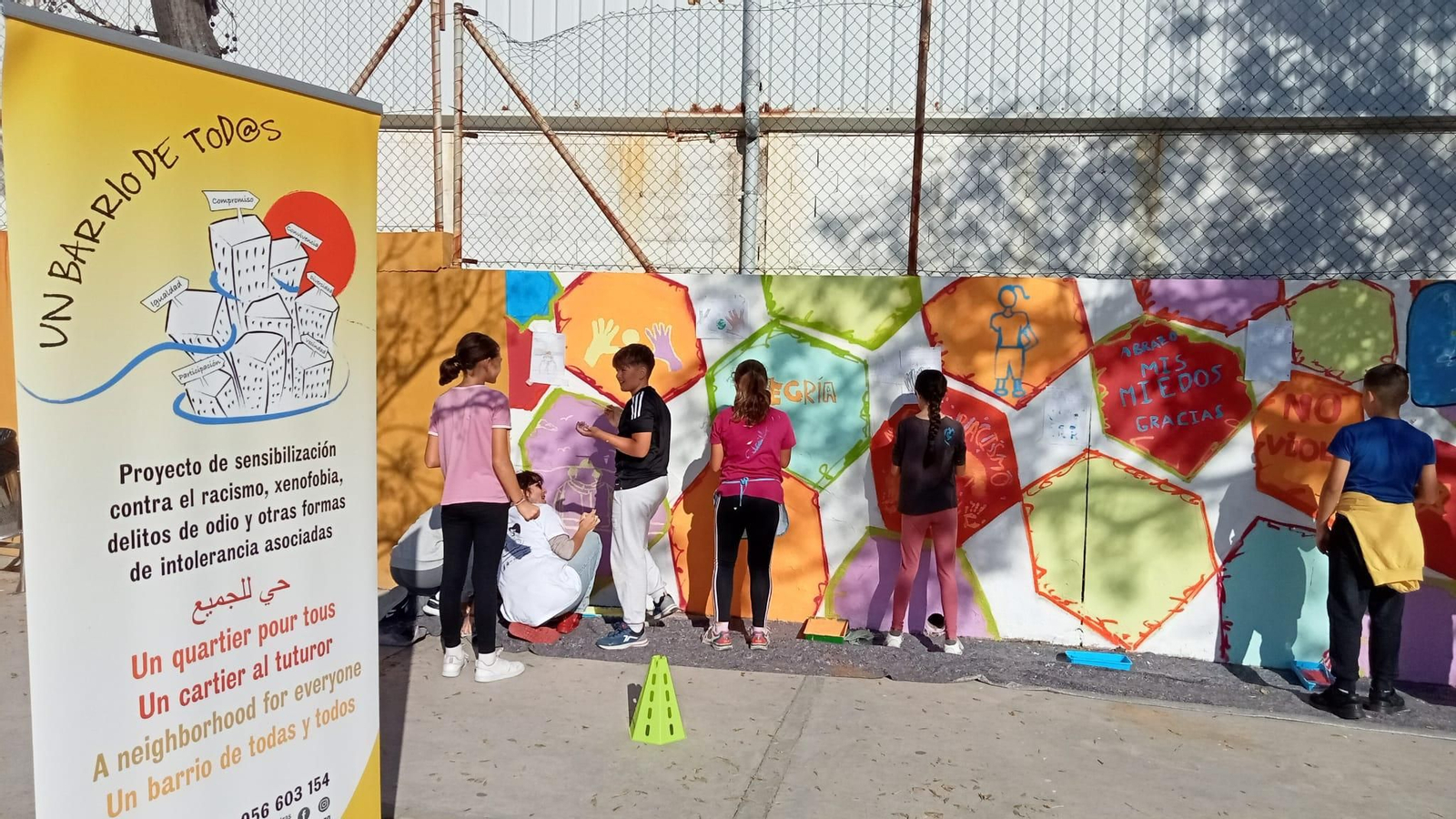 Fotos del mural por la inclusión del colegio Caetaria de Algeciras