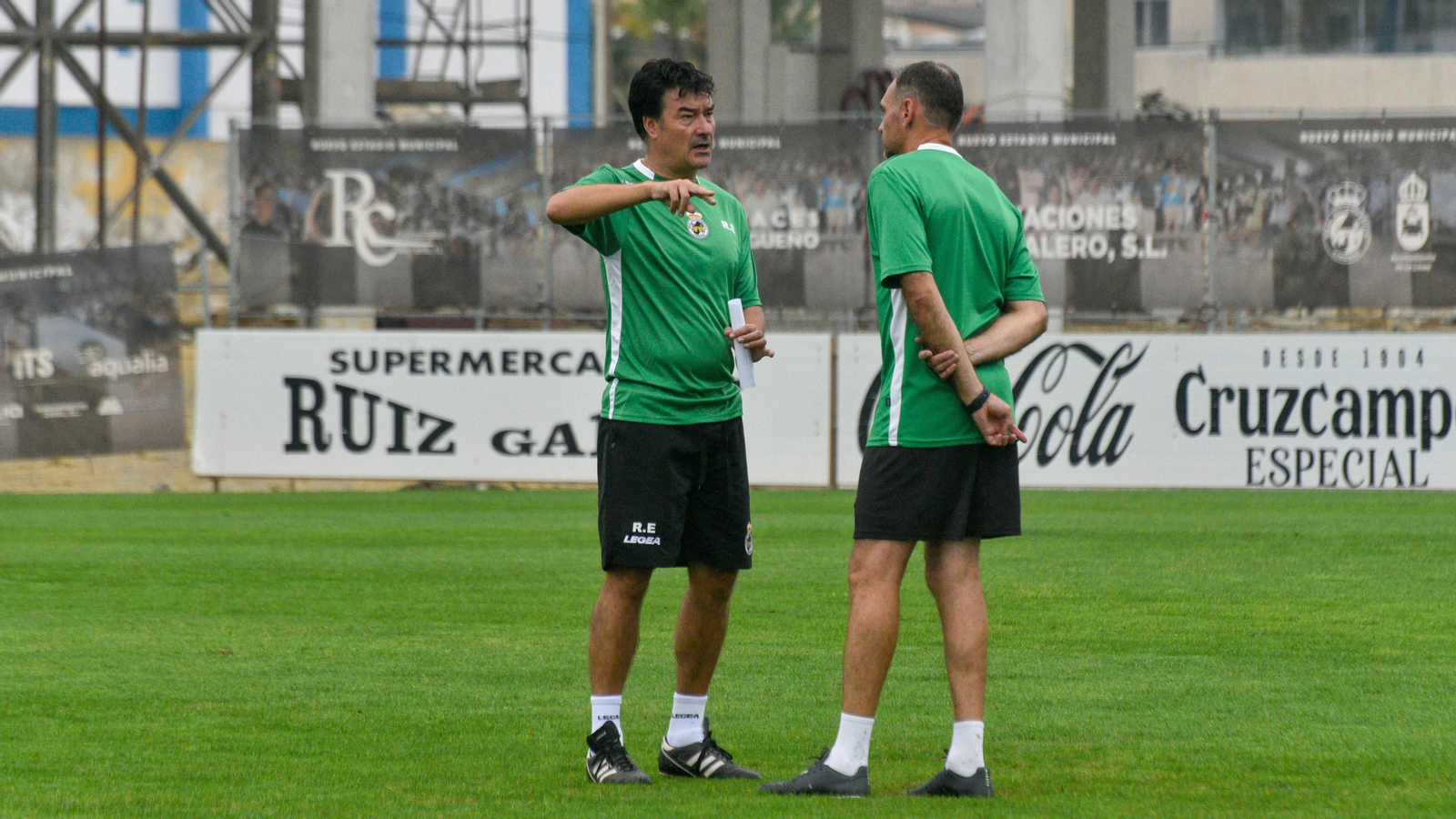 Fotos del primer entrenamiento de Rafa Escobar como entrenador de la Balona