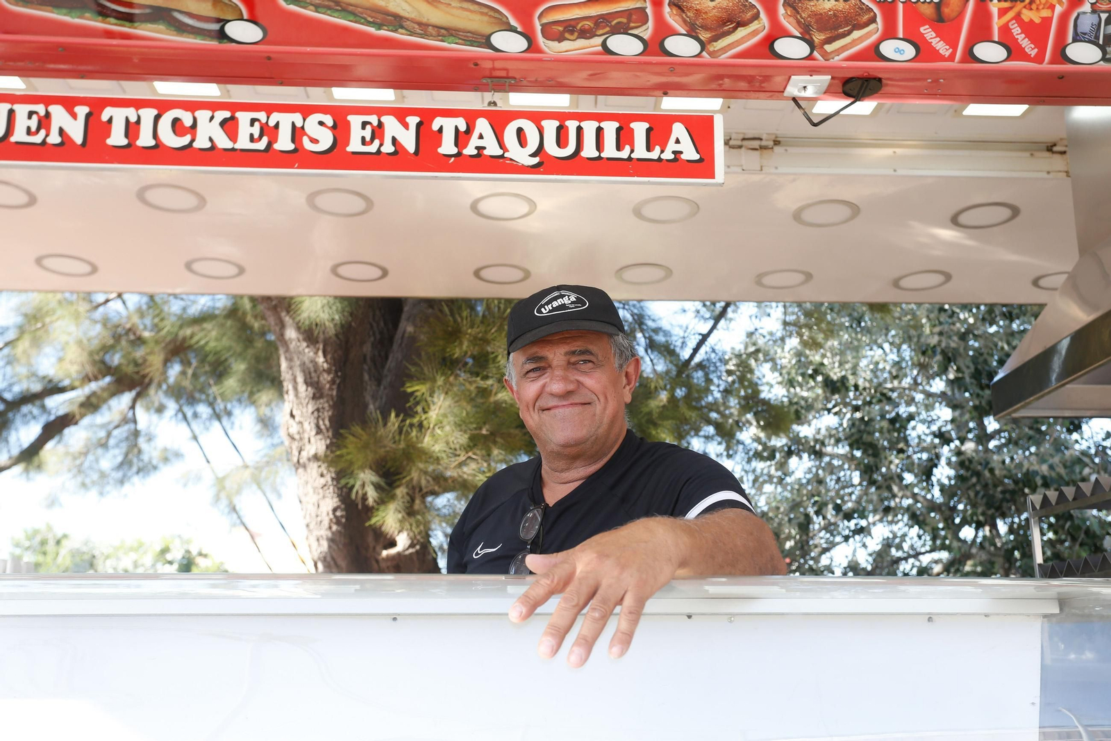 Fernando, trabajador de la Hamburguesería Uranga.