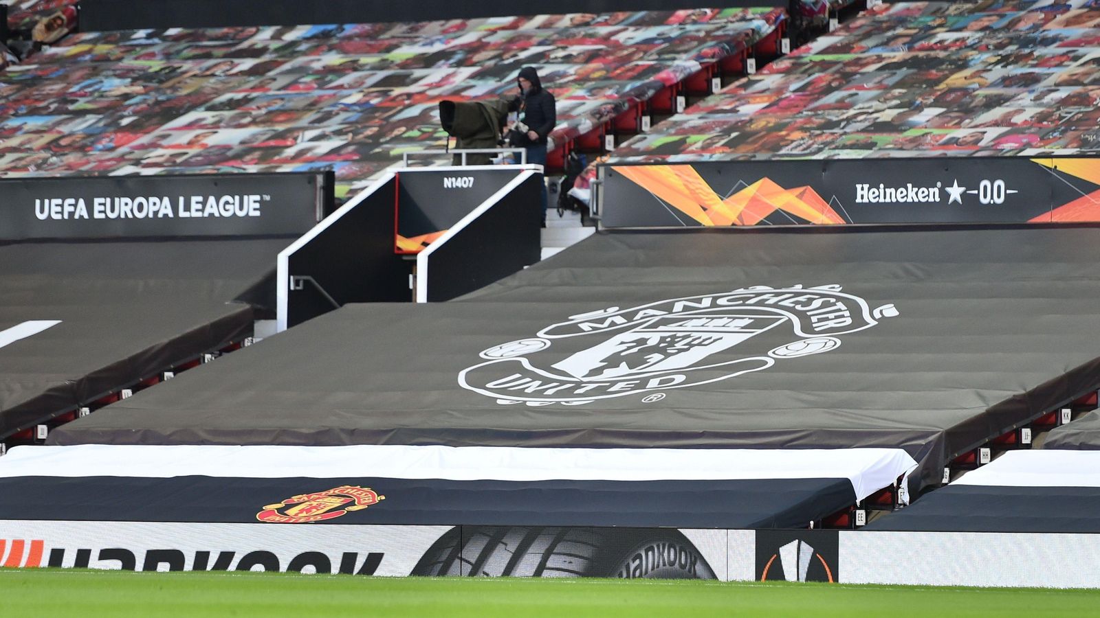 Volver a jugar en campos como Old Trafford no será nada fácil.