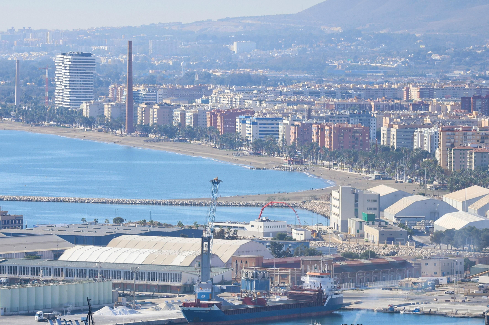 Ecologistas en Acción otorga dos banderas negras a las playas de Málaga Ecologistas en Acción otorga dos banderas negras a las playas de Málaga