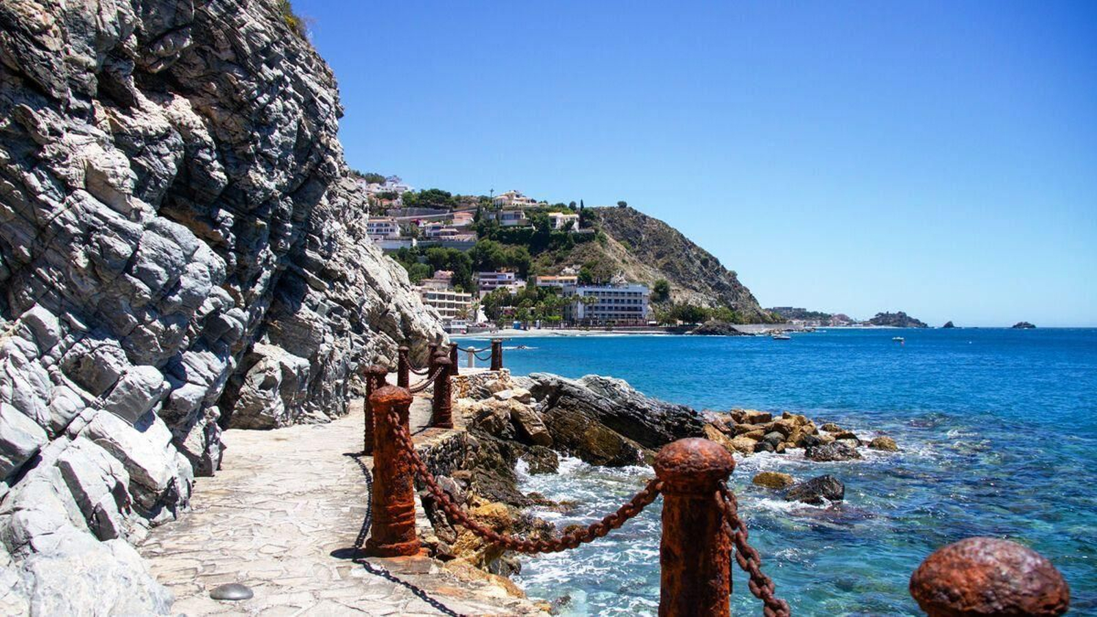 Costas llevará a cabo mejora en los accesos a la playa de El Muerto