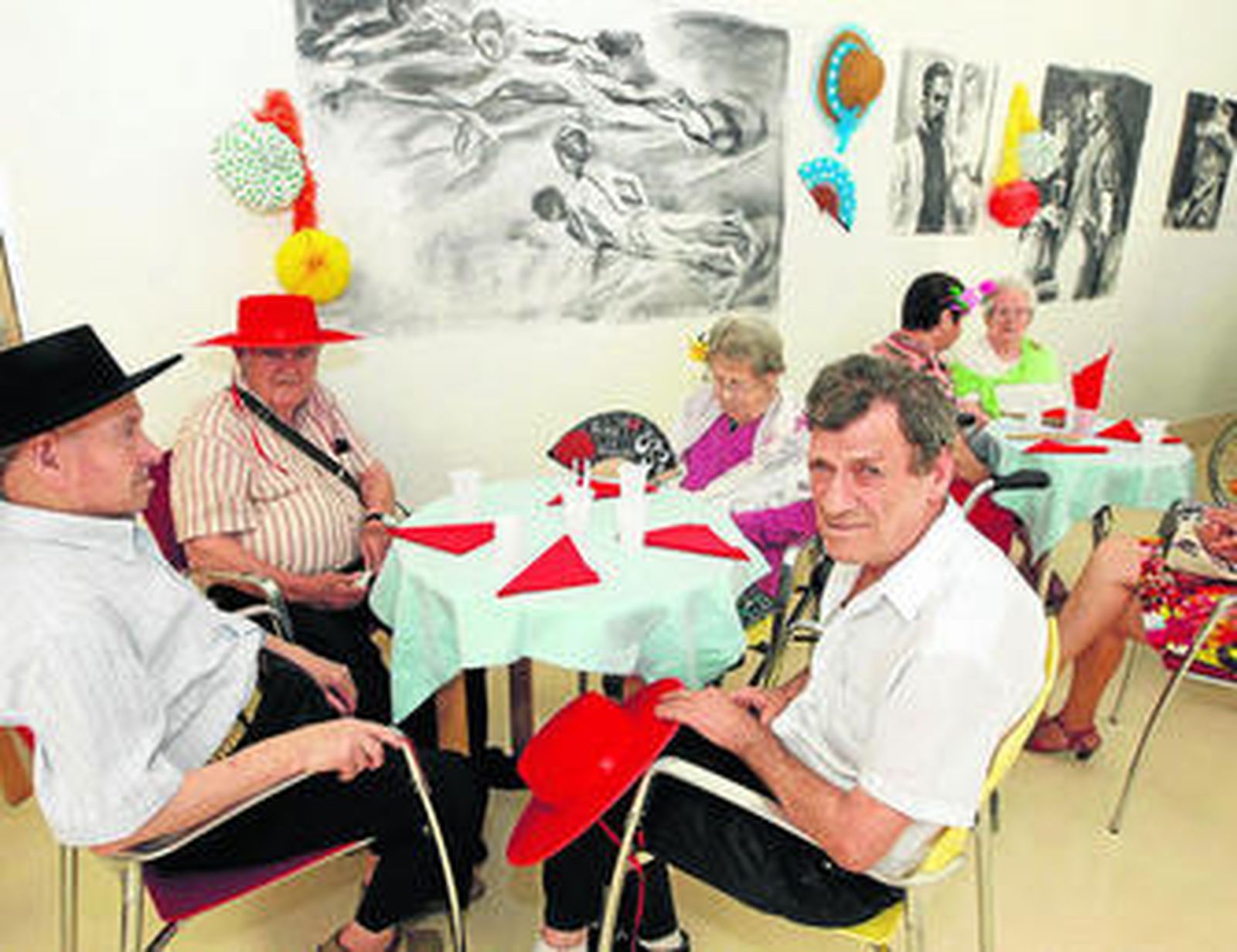 Los más mayores vivieron una jornada cargada de diversión gracias a la organización de la residencia.