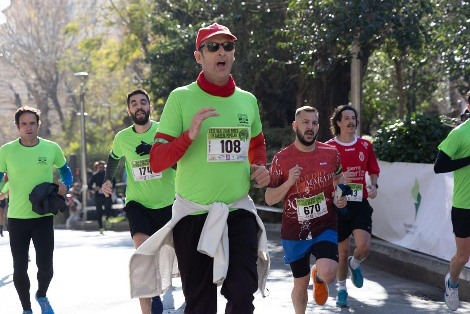 Deporte y solidaridad se unen en la IV Carrera Popular IES San Juan Bosco, en imágenes