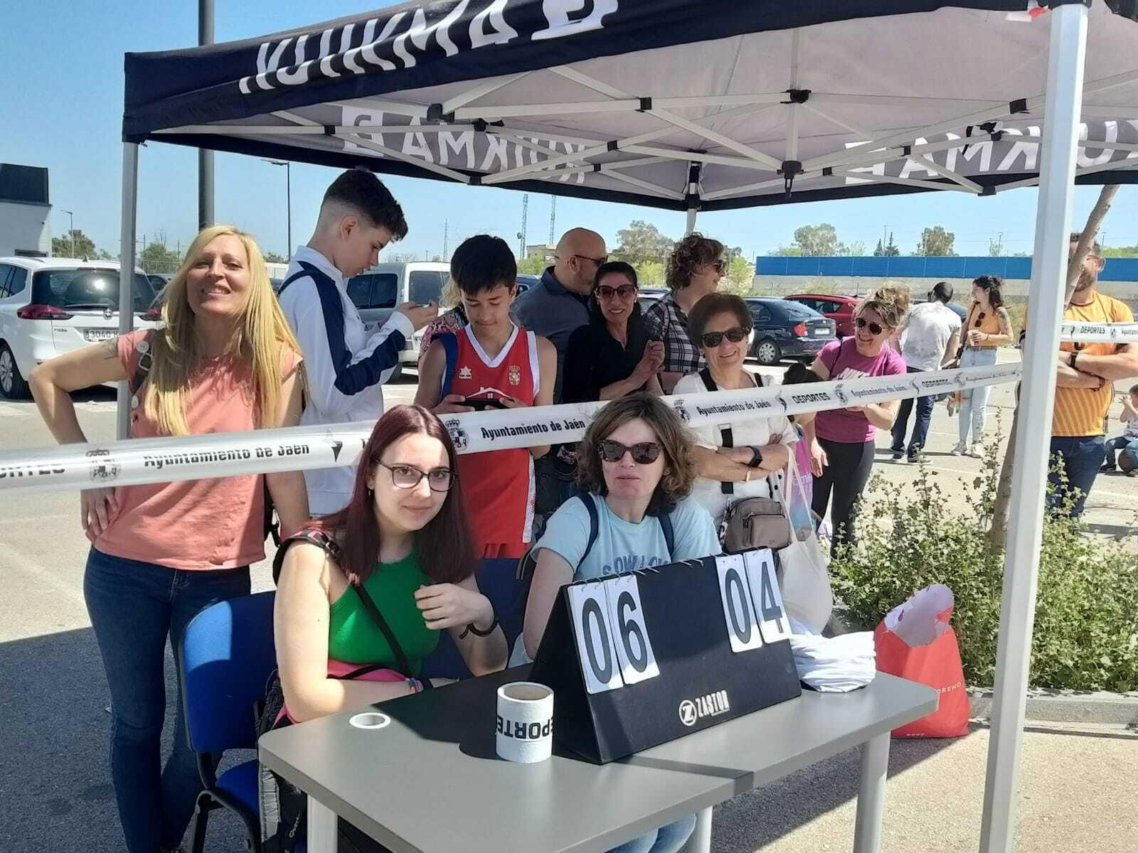 En imágenes: basket solidario de la mano del CD Bulevar en favor de ALES