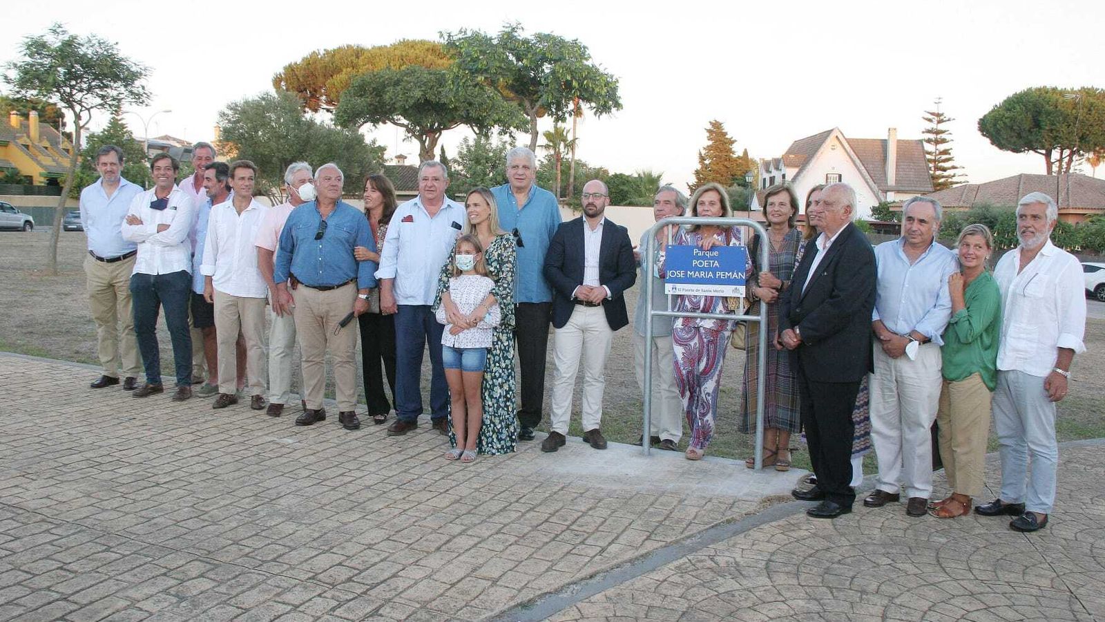 Hasta cuatro generaciones de la familia Pemán estuvieron en la inauguración del parque.