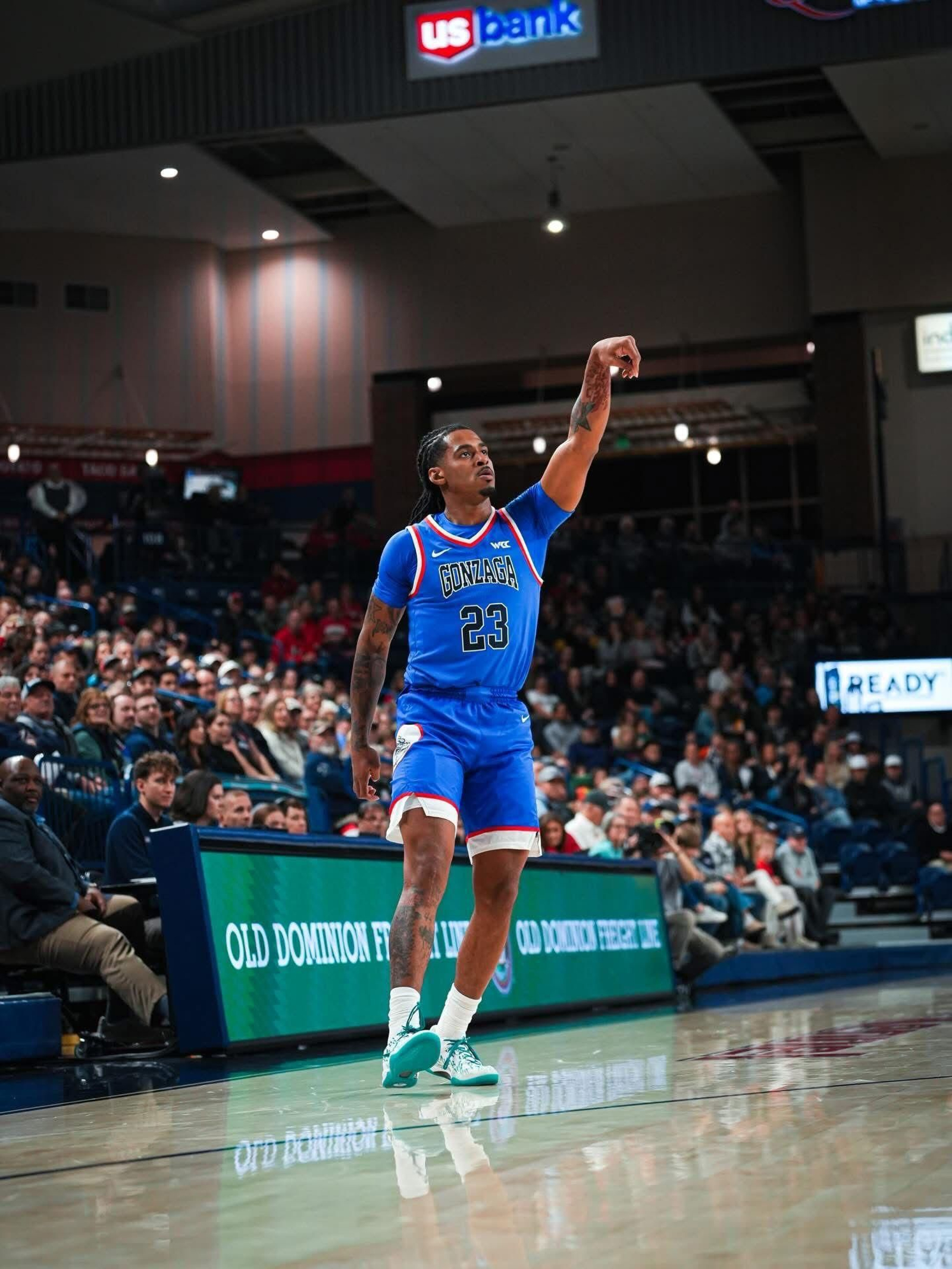 NCAA: Mario Saint Supéry suma minutos y confianza en Gonzaga