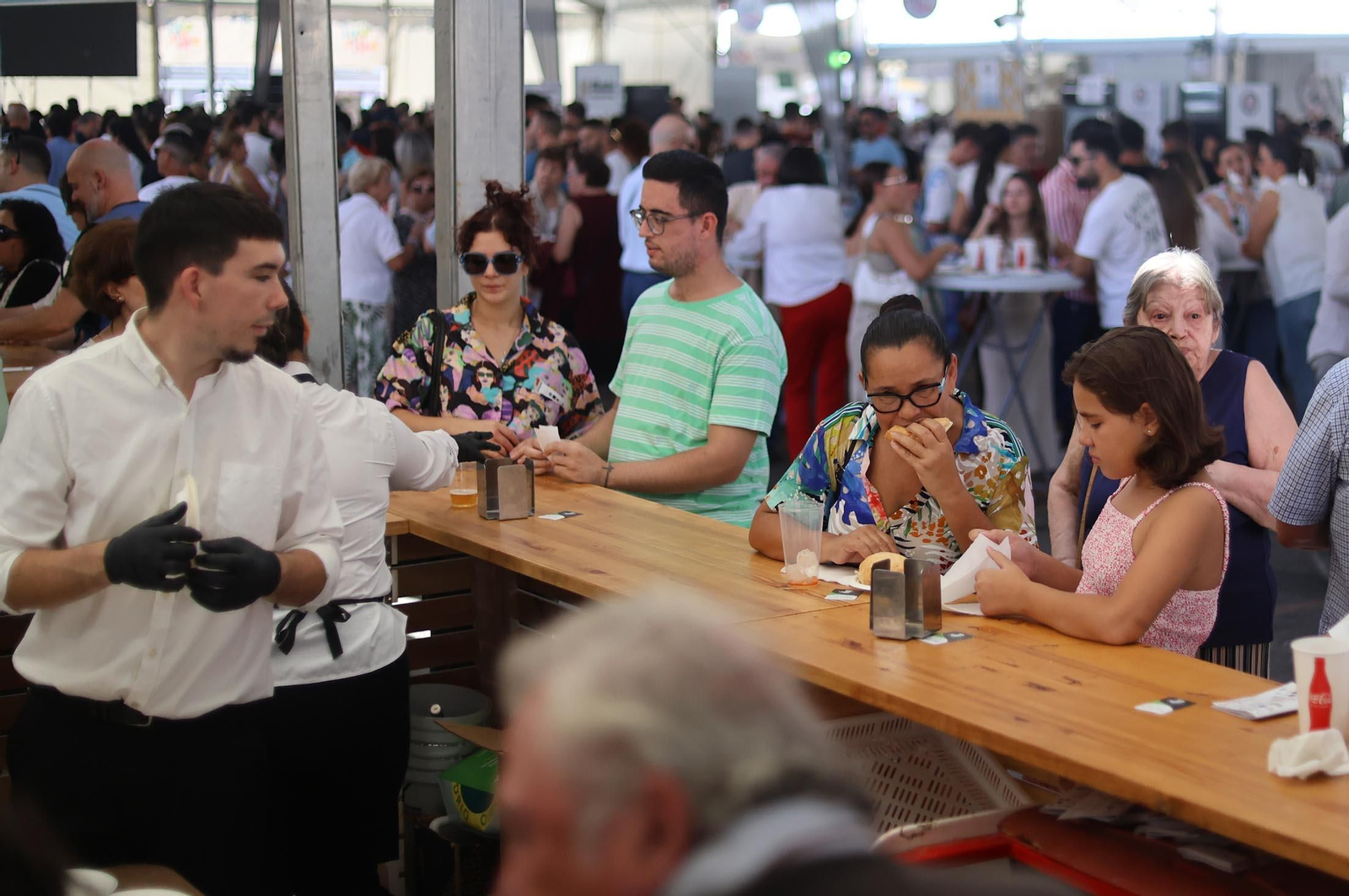 Imágenes de la Feria de la Tapa de Huelva en la mañana del domingo