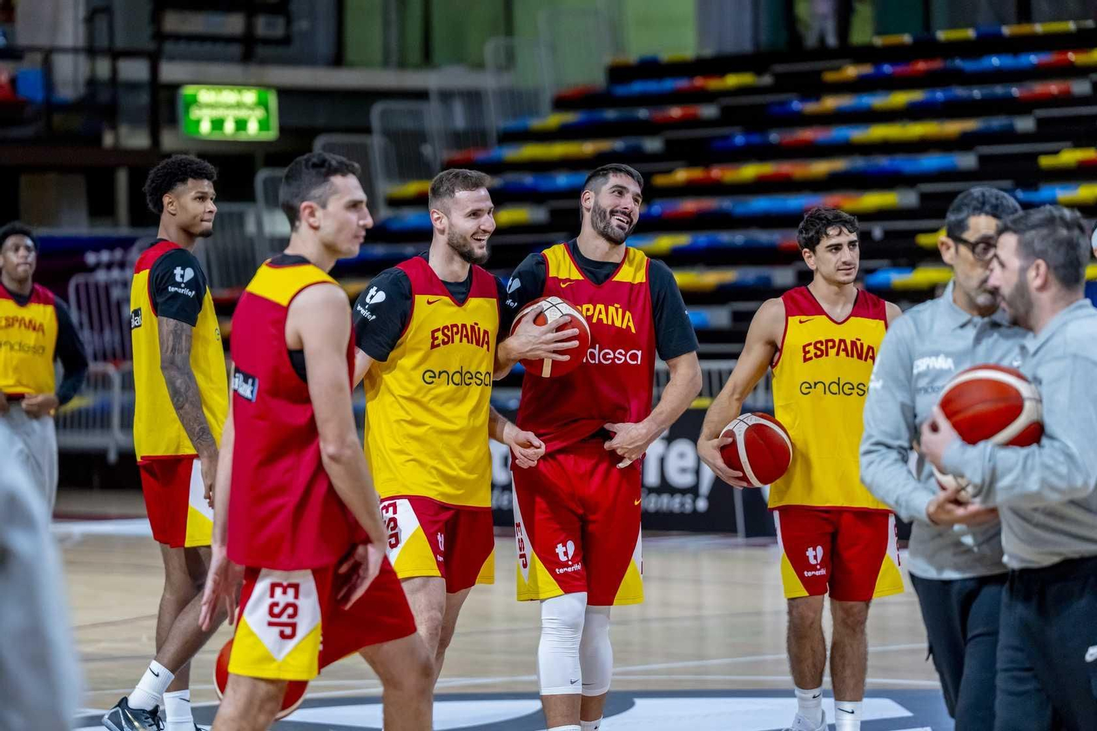 Alberto Díaz, Francis Alonso y Paco Aurioles, en la primera España de Chus Mateo