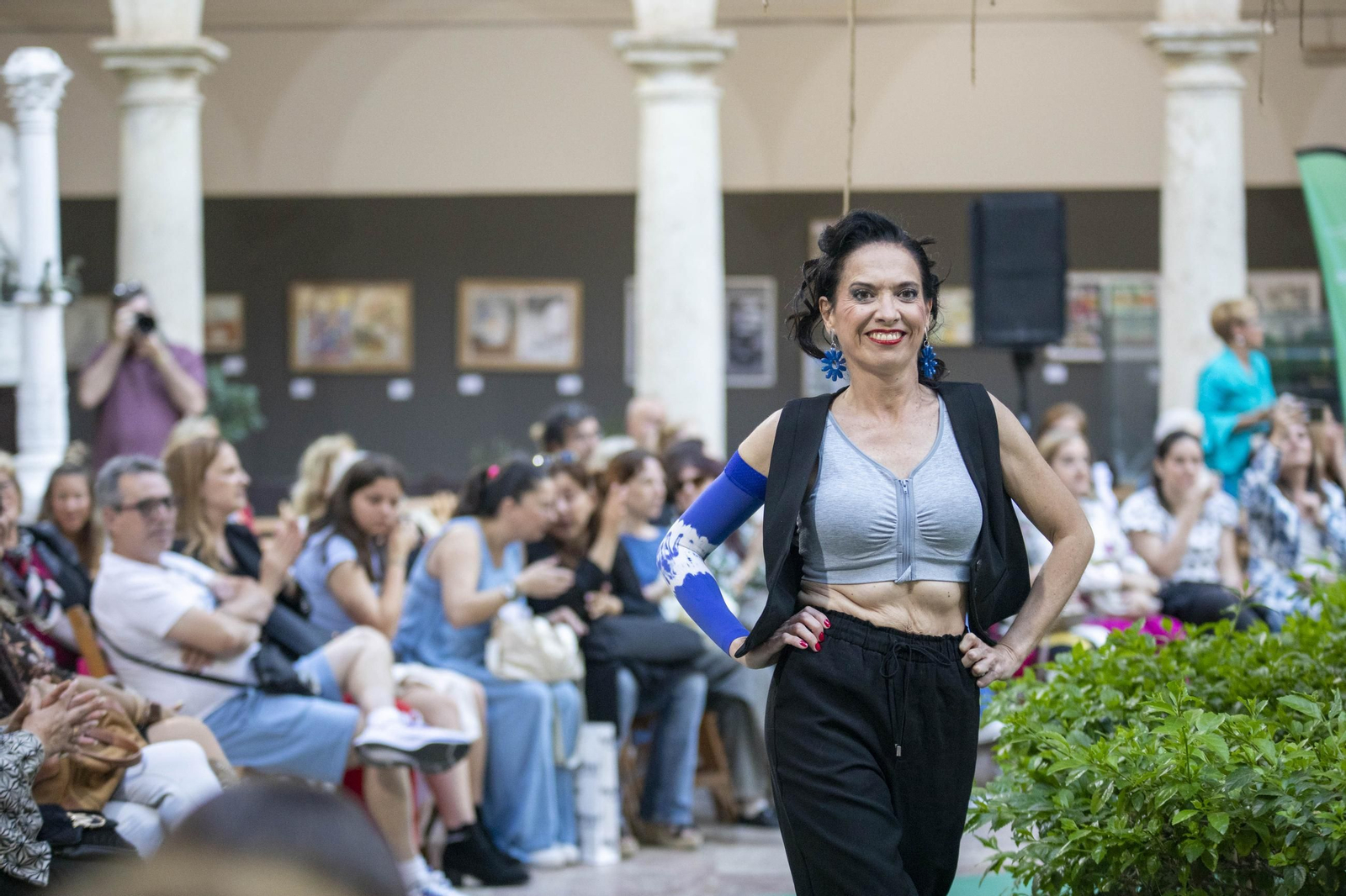 Mucho x Vivir de la Asociación del Cáncer en la Escuela de Artes de Almería