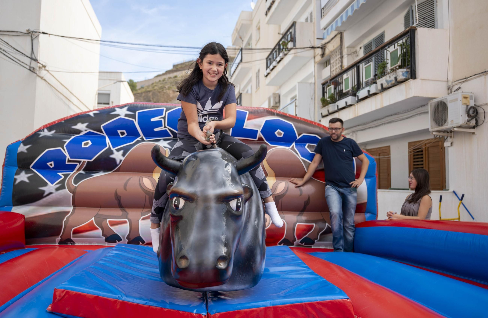 Las imágenes del taller de toros para niños y toro mecánico en Macael