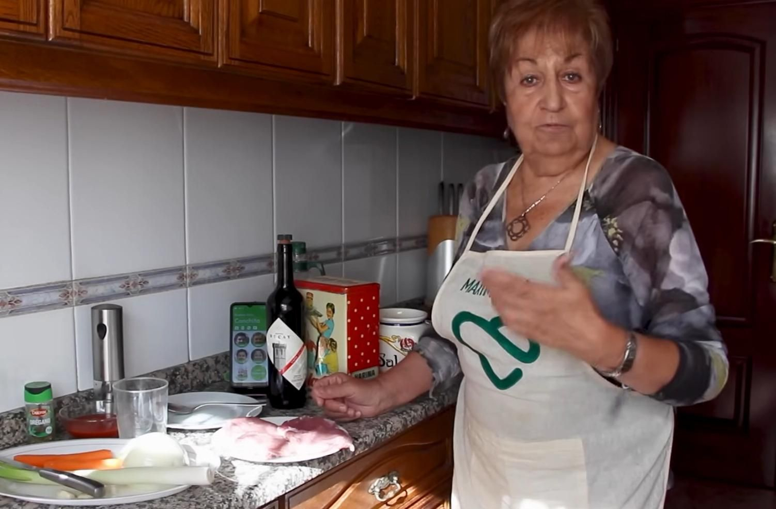 Conchita Polo cocinando carrilleras