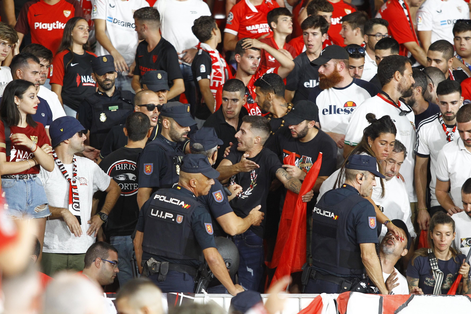 Imágenes del partido U.D. Almería-Sevilla F.C.