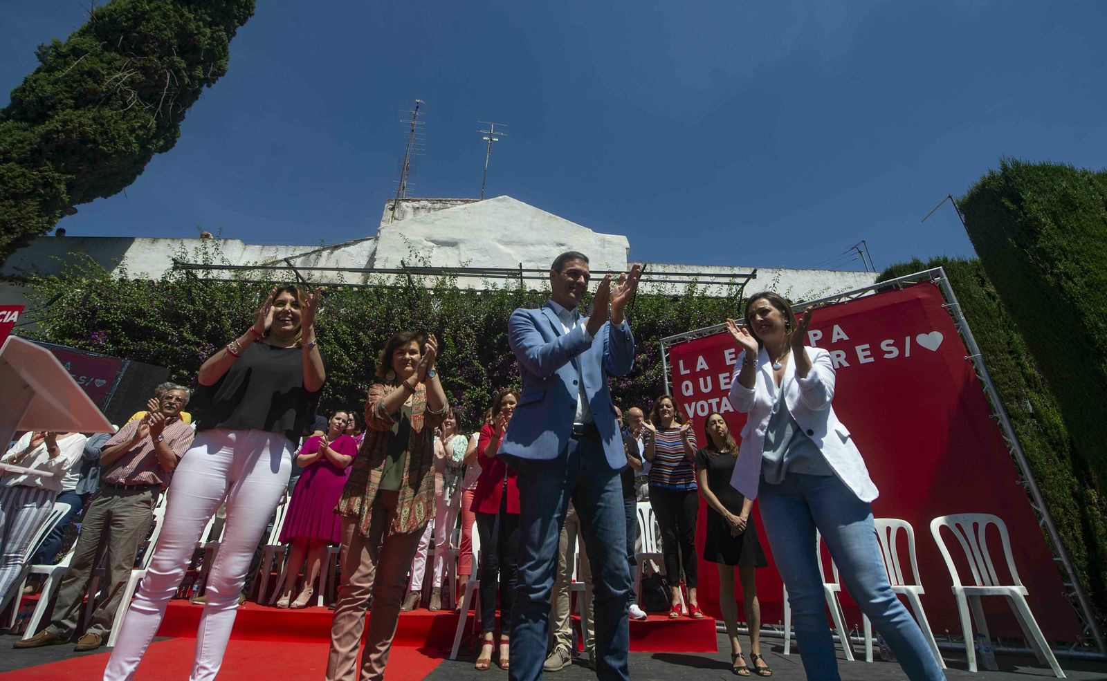 Pedro Sánchez, junto a Susana Díaz, Carmen Calvo e Isabel Ambrosio