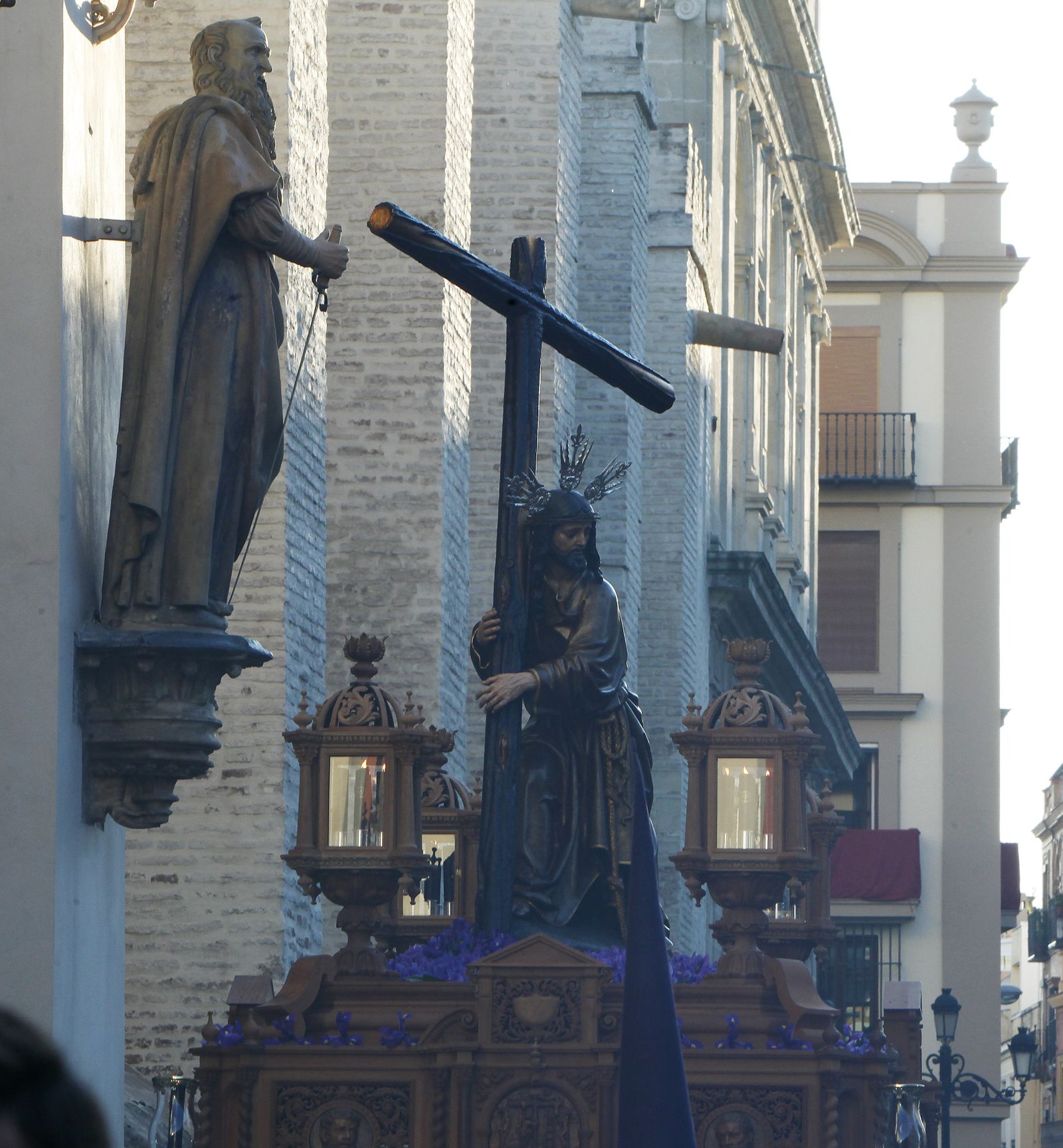 HERMANDAD DE LA CORONA