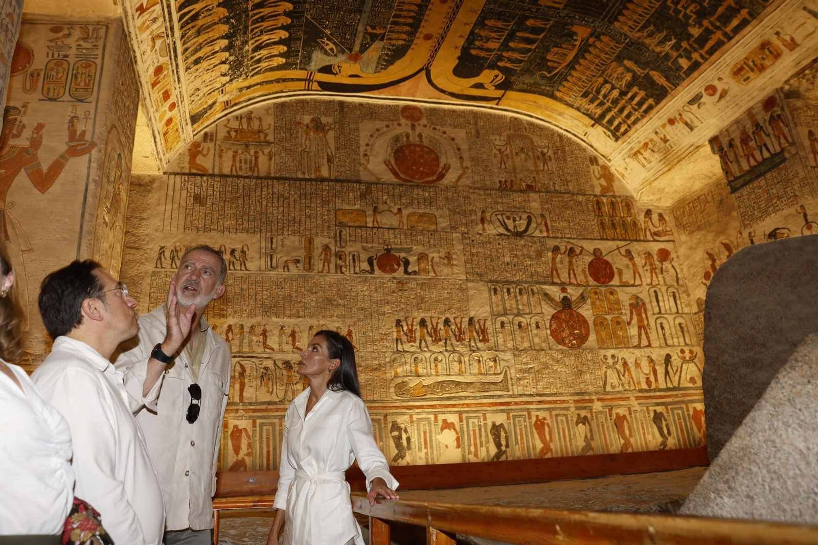 Las fotos de la visita de don Felipe y doña Letizia al Valle de los Reyes de Egipto, en Luxor