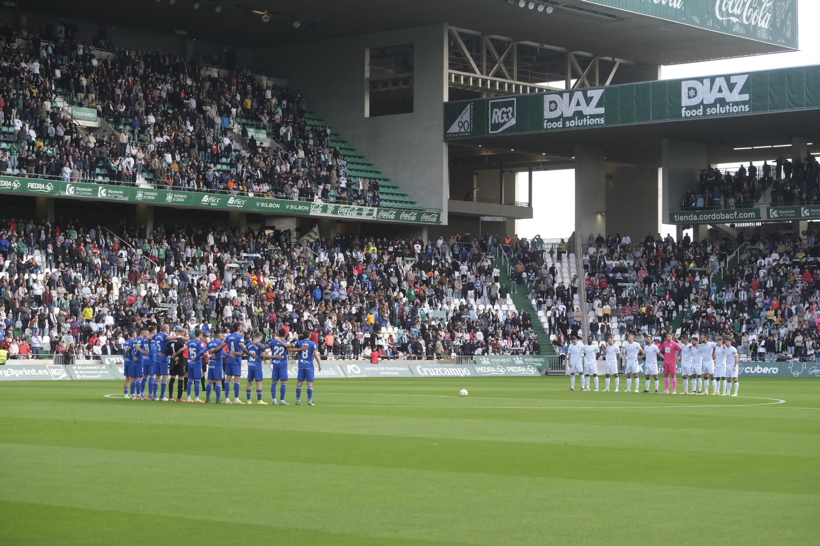Las imágenes del ambiente en las gradas de El Arcángel en el Córdoba CF - Linares