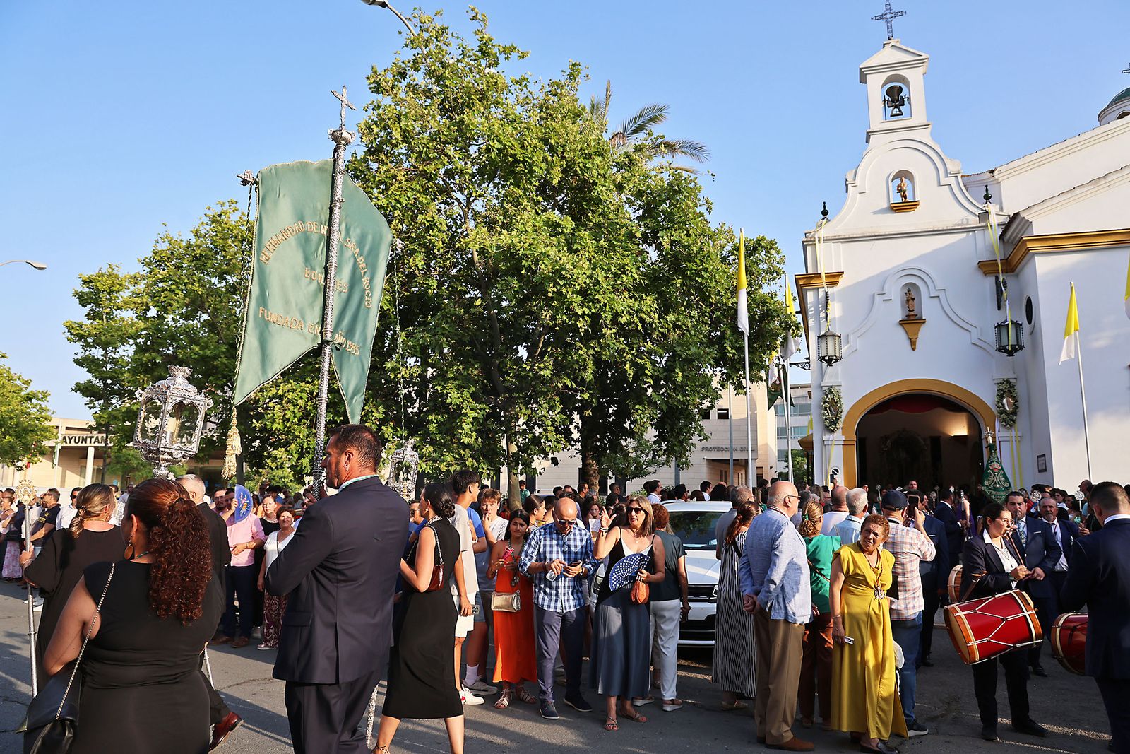 Imágenes del Rosario Jubilar rociero celebrado por las 25 hermandades filiales de la Matriz de Almonte en La Merced