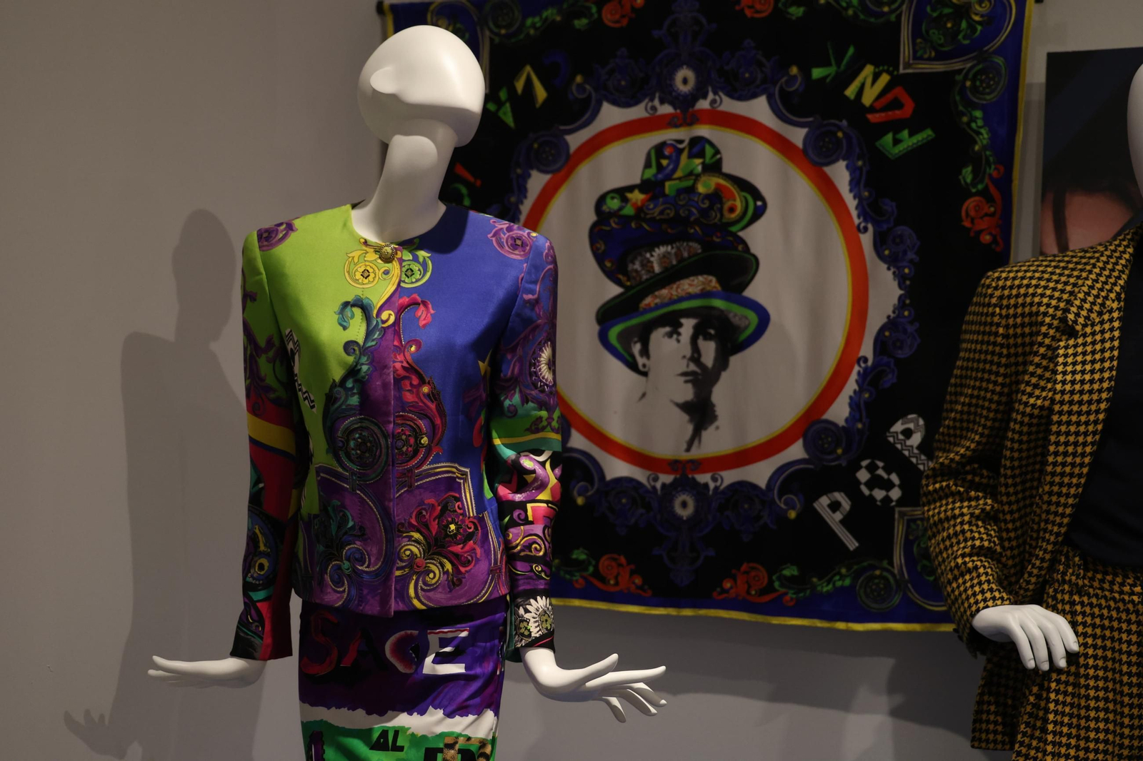 Todos los detalles de la exposición de Versace en Málaga, en imágenes