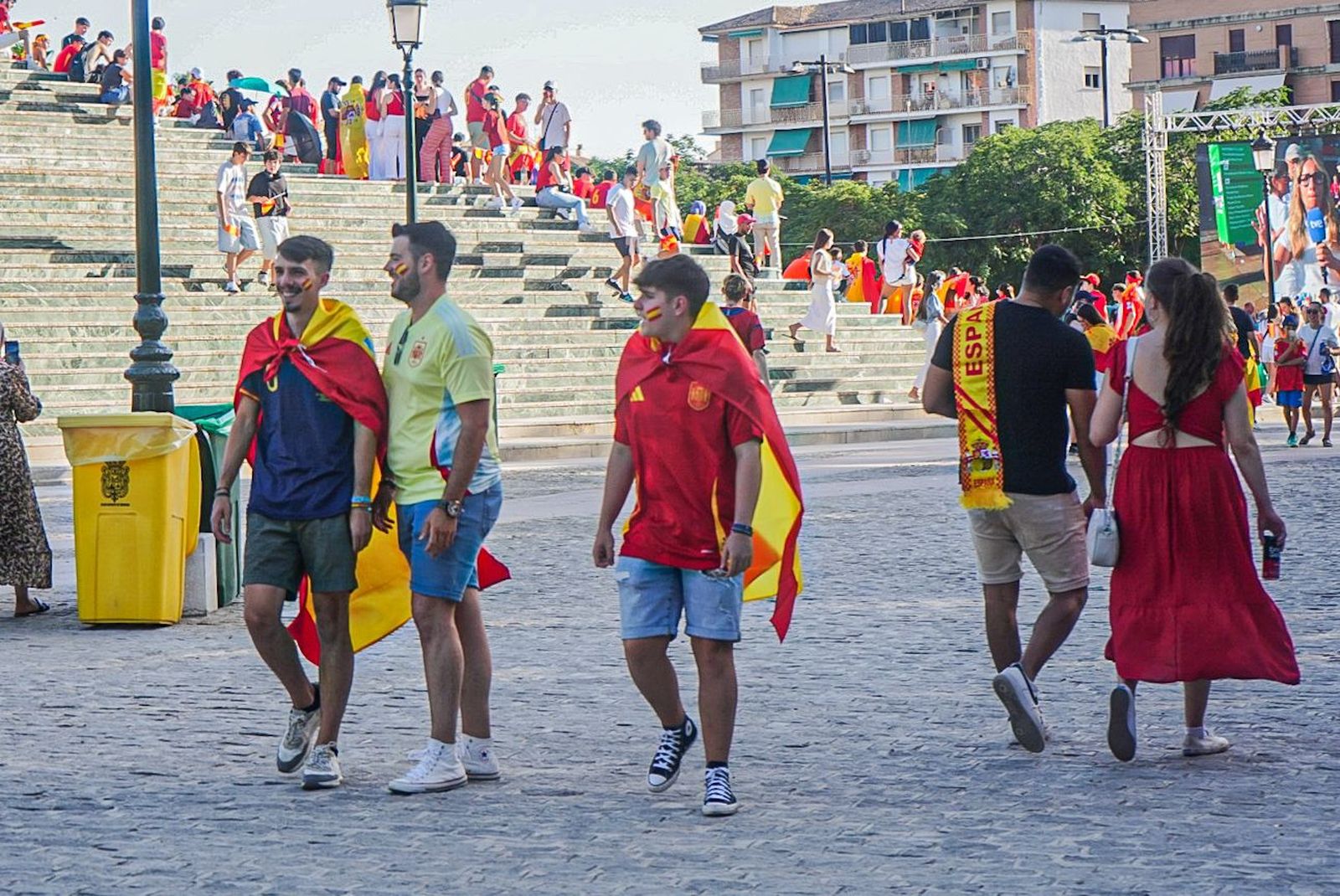 Así se vive en las calles de Granada la final de la Eurocopa