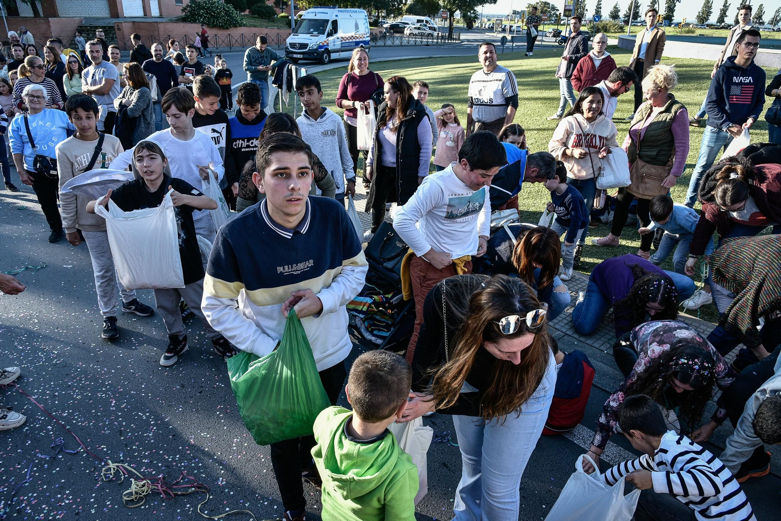 Imágenes del público en las cabalgatas por La Orden, Cardeñas y Las Colonias