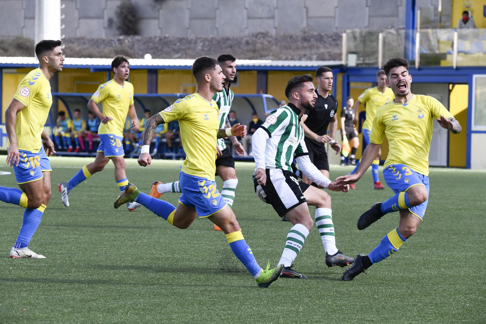 Las imágenes del empate del Córdoba CF ante Las Palmas Atlético