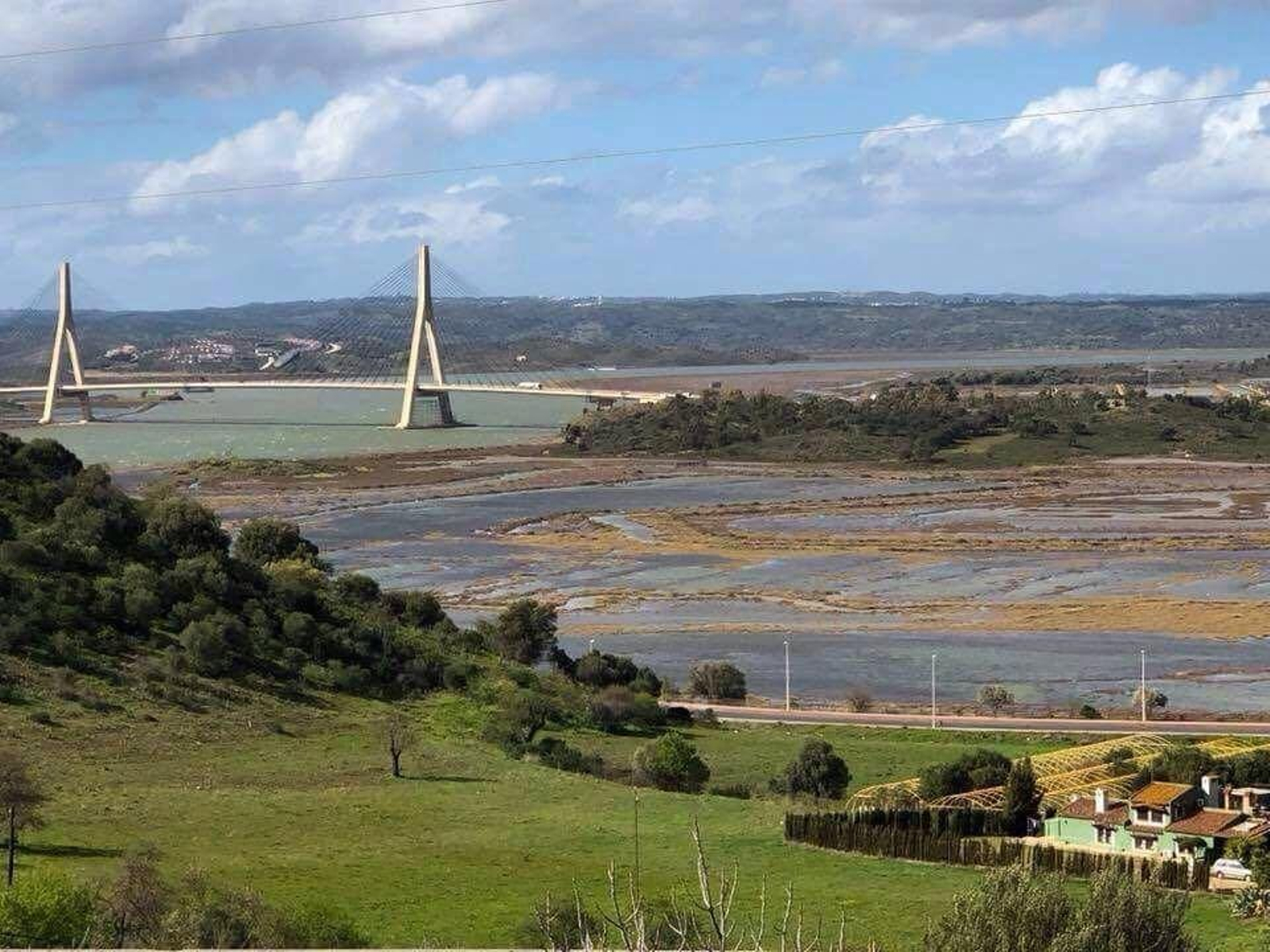 El temporal también pasa por Ayamonte y desborda el Guadiana