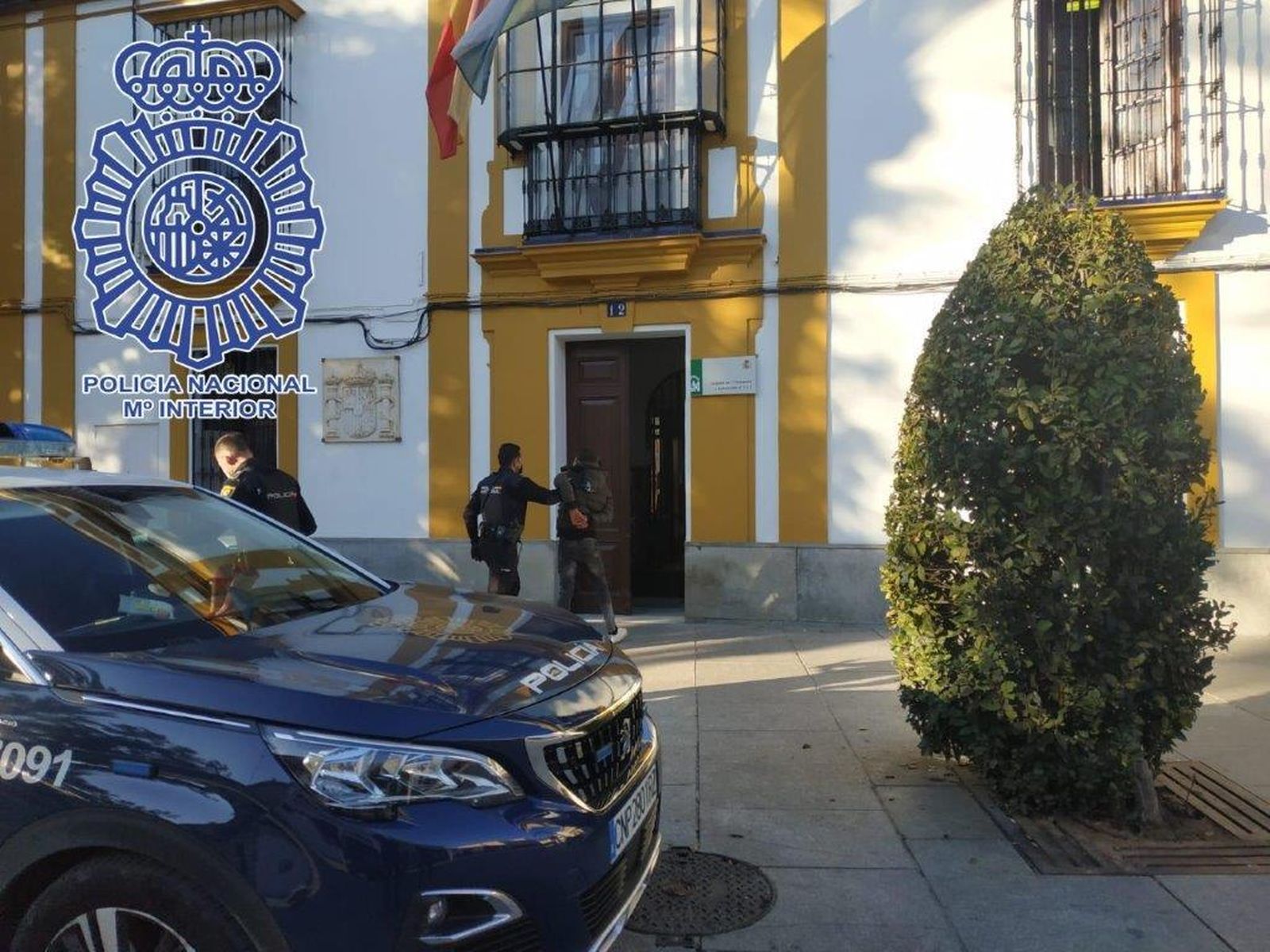 El detenido, trasladado a los juzgado de Alcalá de Guadaíra.