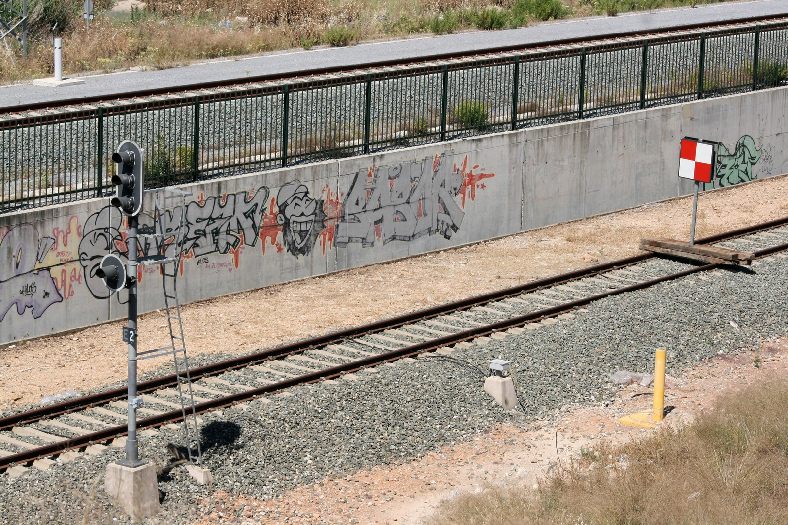 Así está la línea de tren convencional Granada-Bobadilla y algunas estaciones