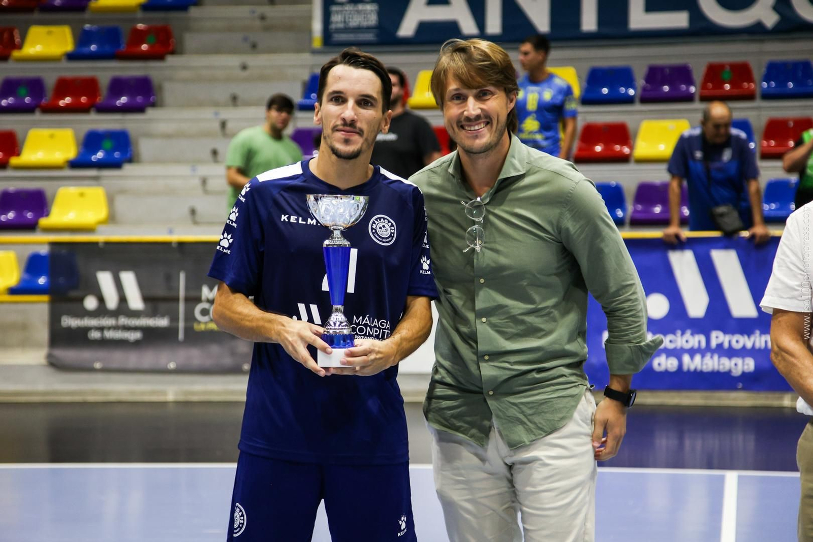 Málaga Ciudad Redonda FS - Campeón del V Trofeo Diputación de Málaga.jpg Málaga Ciudad Redonda FS - Campeón del V Trofeo Diputación de Málaga.jpg
