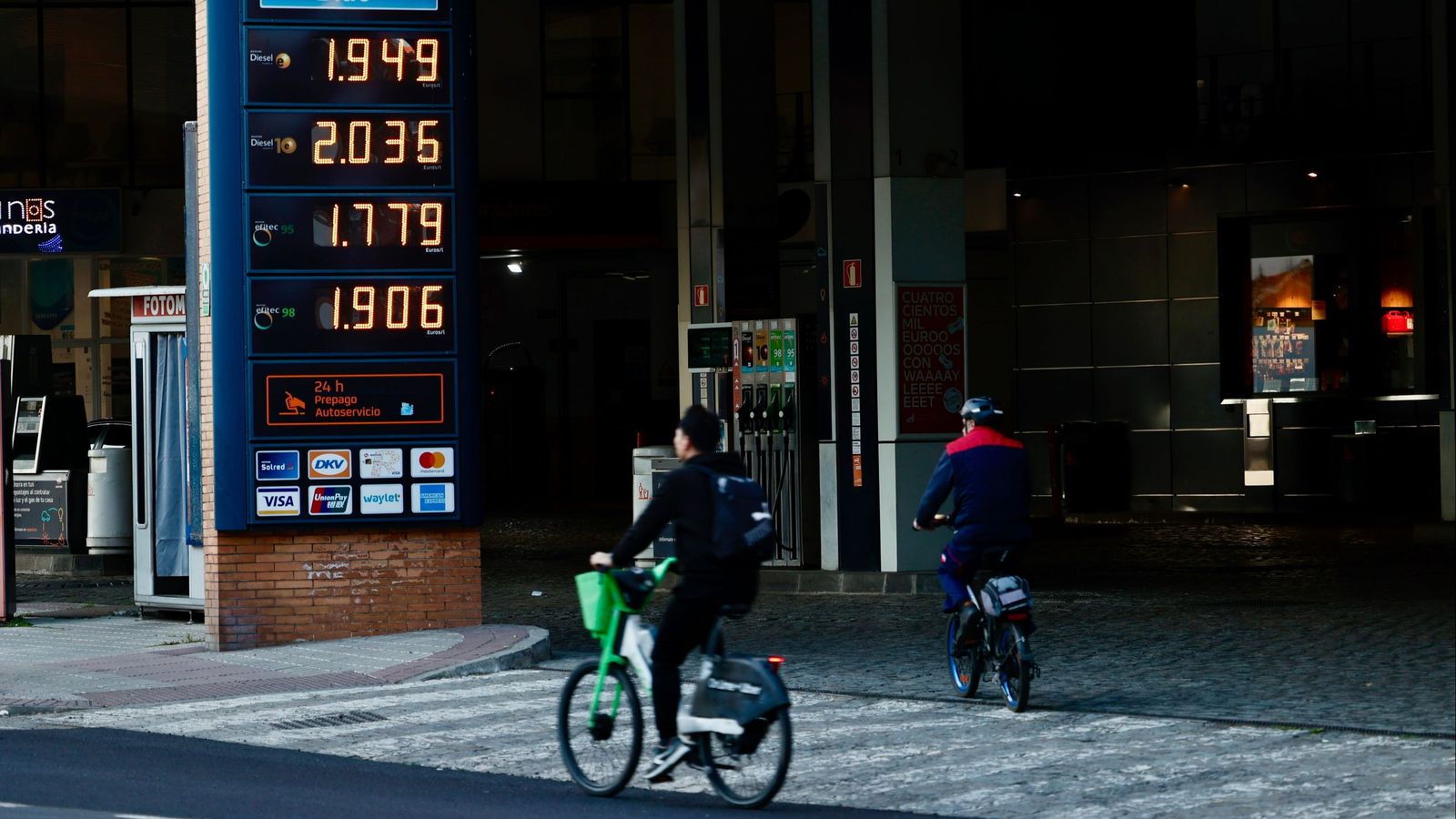 El diésel ya supera los 2 euros en numerosas gasolineras de Sevilla