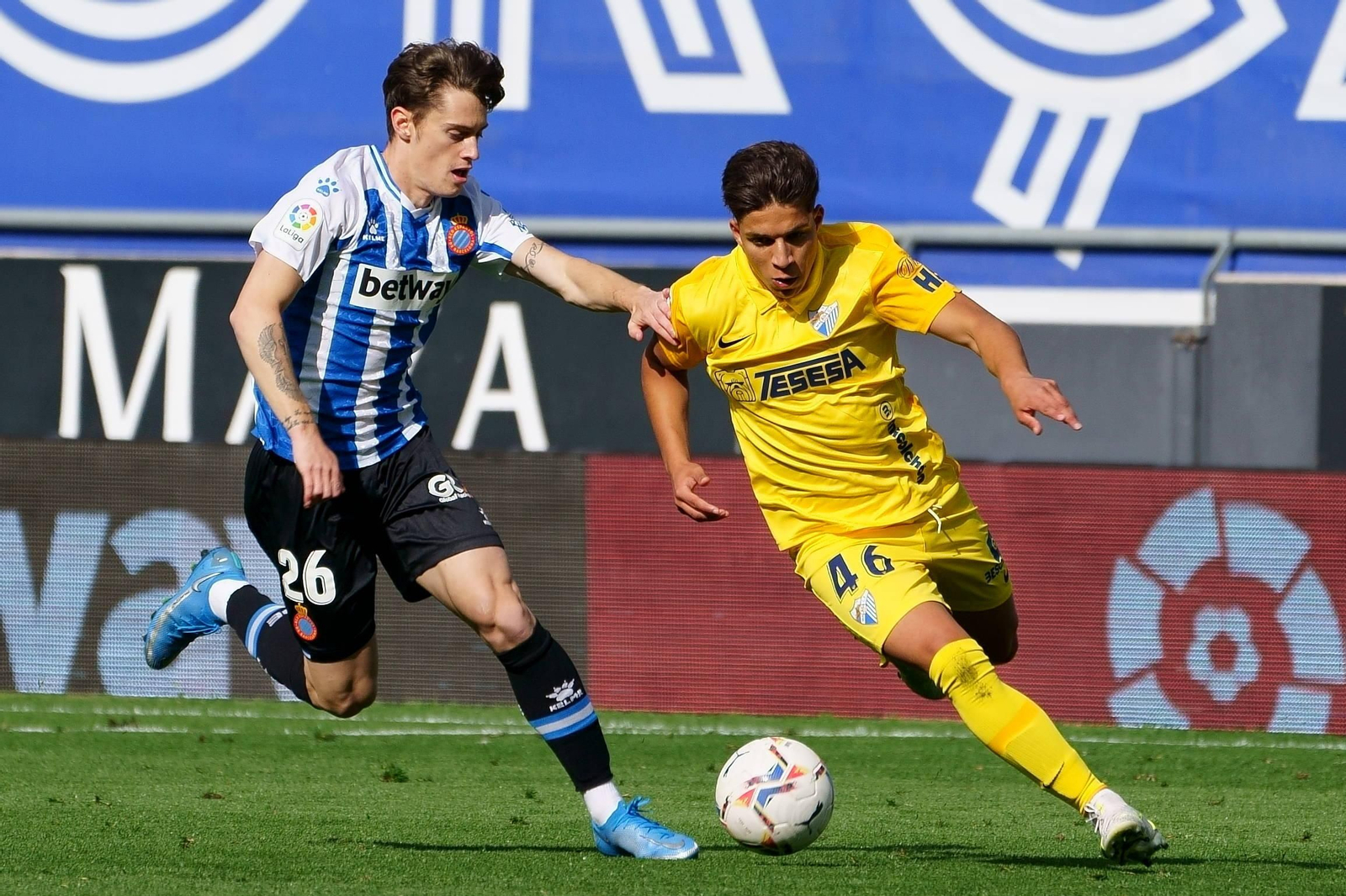 Haitam desborda durante el partido ante el Espanyol.