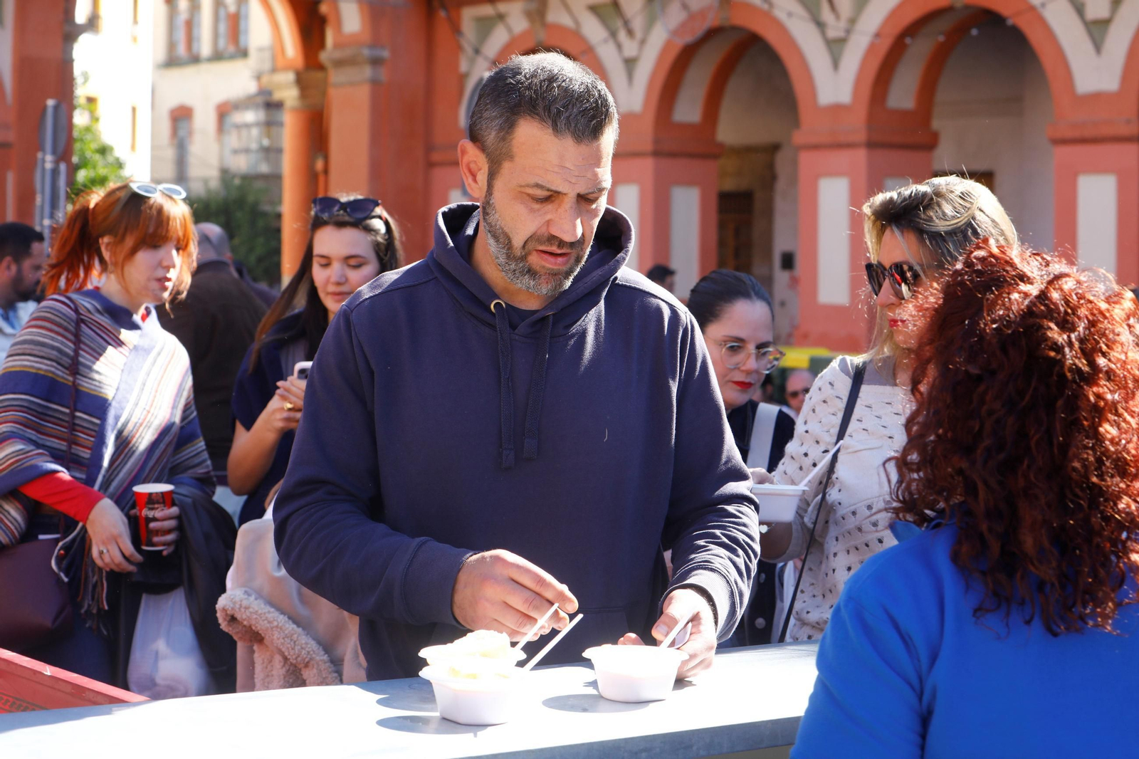 Las mejores imágenes de la salmorejá que da comienzo al Carnaval de Córdoba 2025