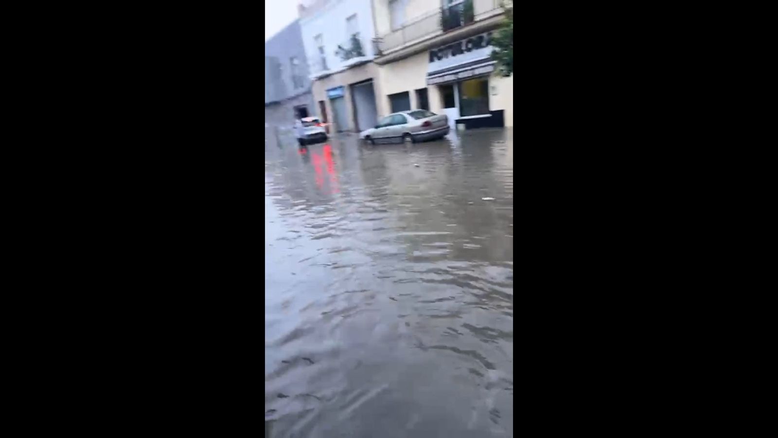 El Guadalquivir amenaza seriamente a Lora del Río