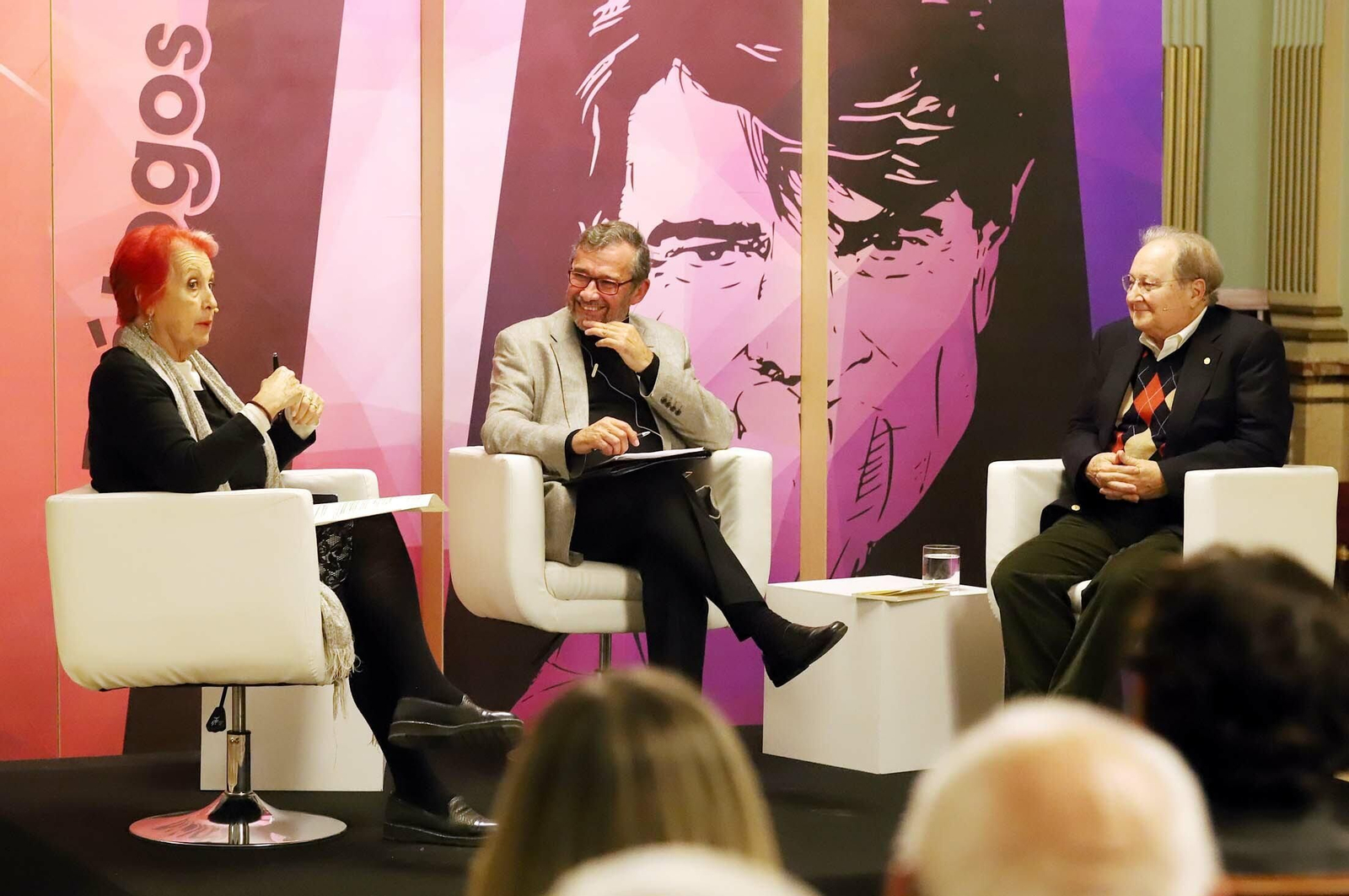 Imágenes de la charla de Juan Pérez Mercader y Rosa María Calaf  sobre la vida, su origen, el universo y la exploración espacial