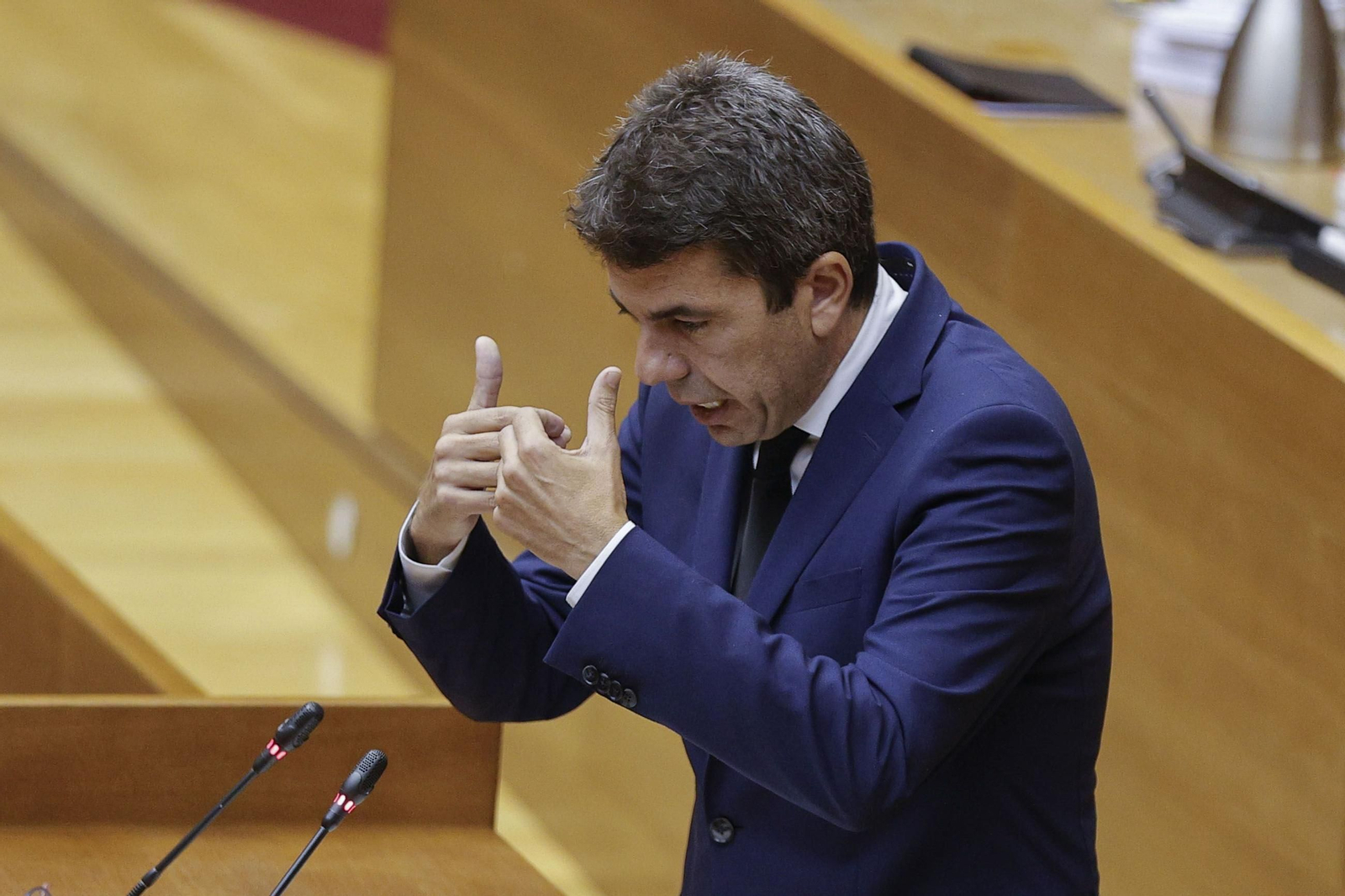 El presidente de la Generalitat, Carlos Mazón, comparece ante Las Cortes Valencianas este viernes.