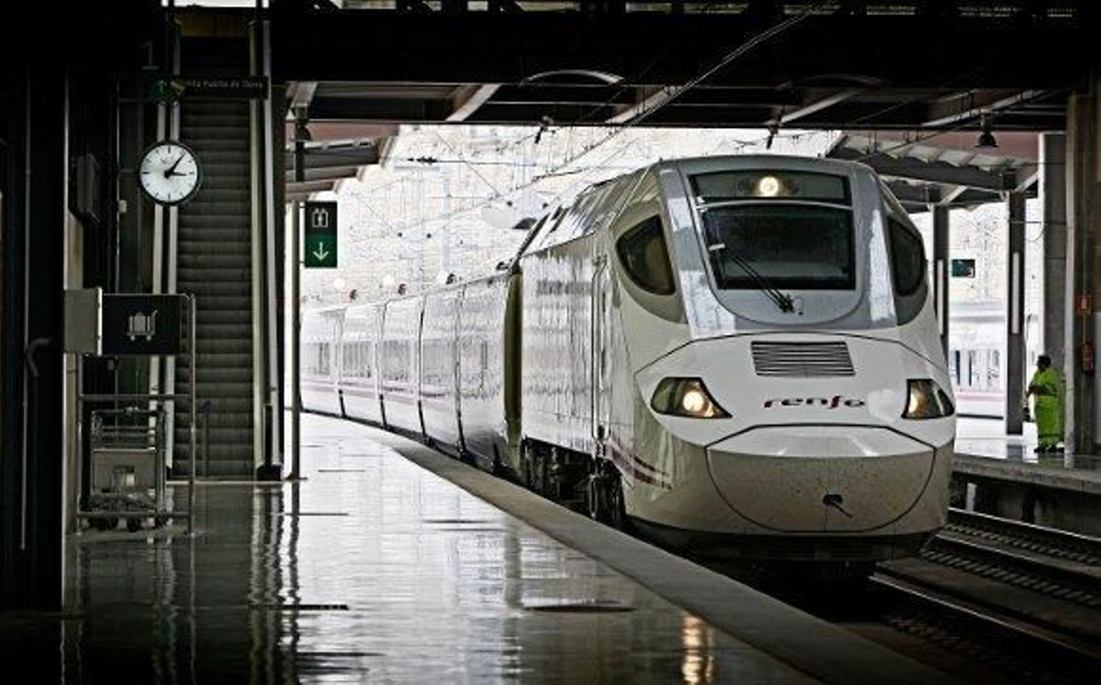 El número de usuarios de los trenes que unen Madrid y Cádiz crece un 8,3%