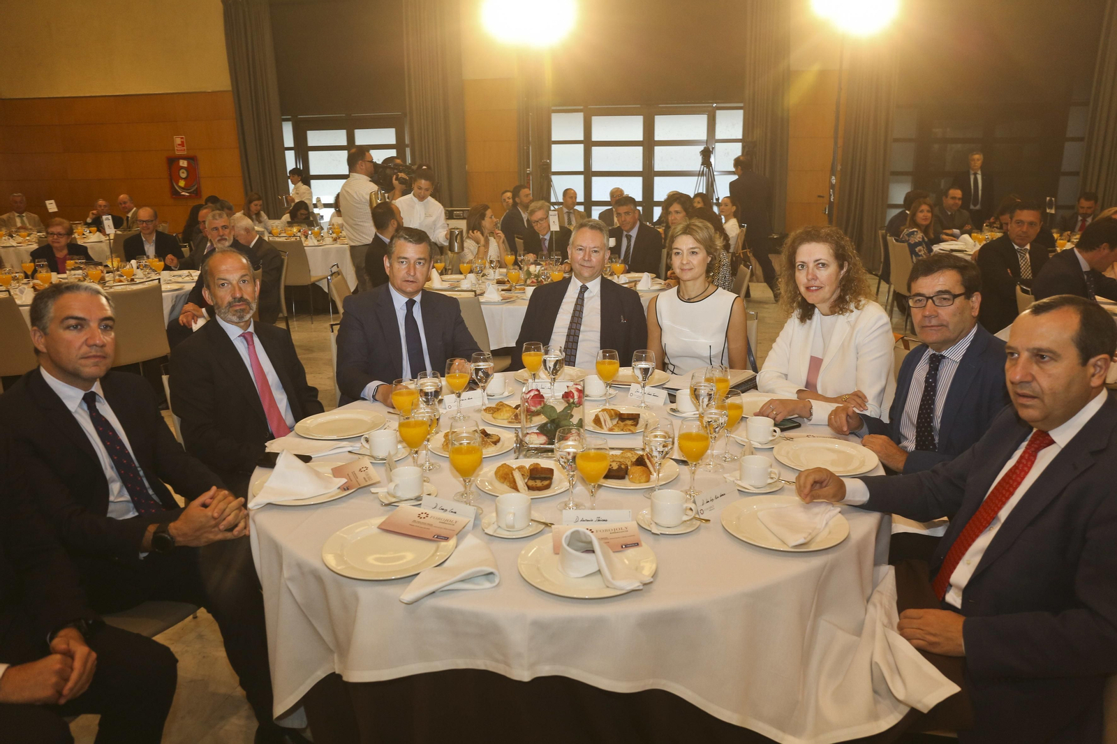 Las imágenes del desayuno-coloquio con Isabel García Tejerina