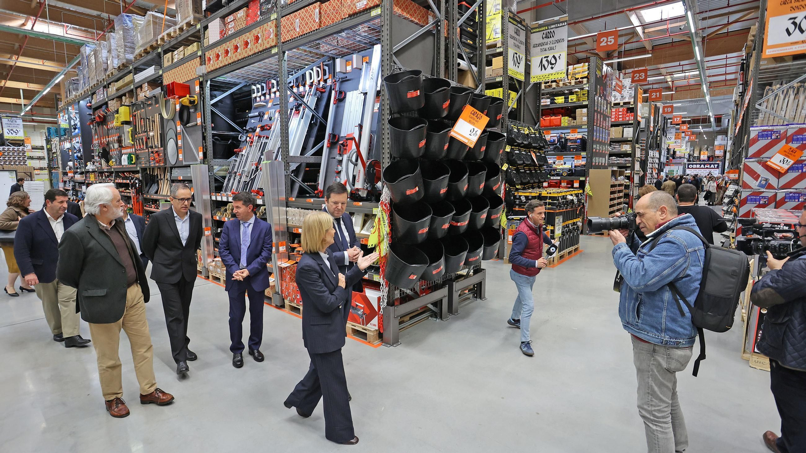 Imágenes de la inauguración de Obramat en Jerez