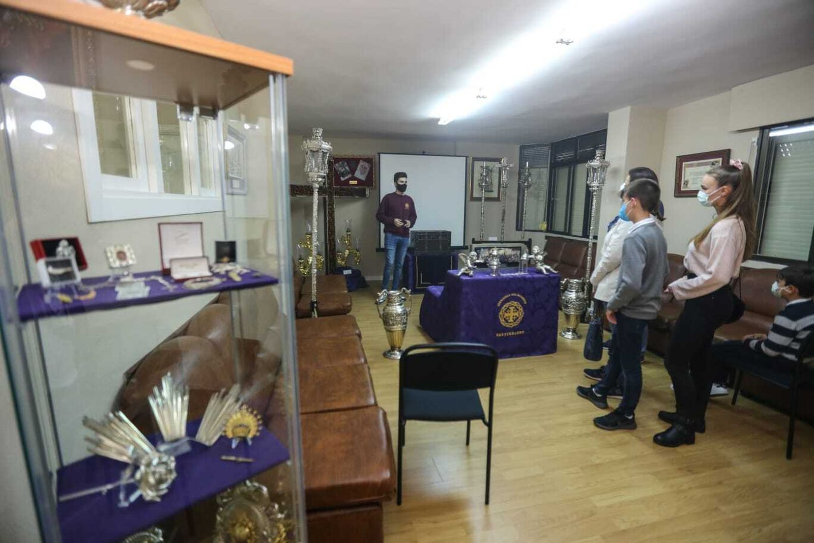 Visitas a las casas de hermandad