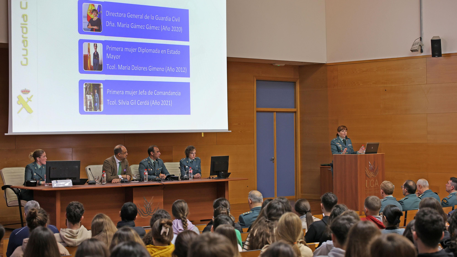 La mujer en la Guardia Civil, debate en la UCA en Jerez con motivo del 8M