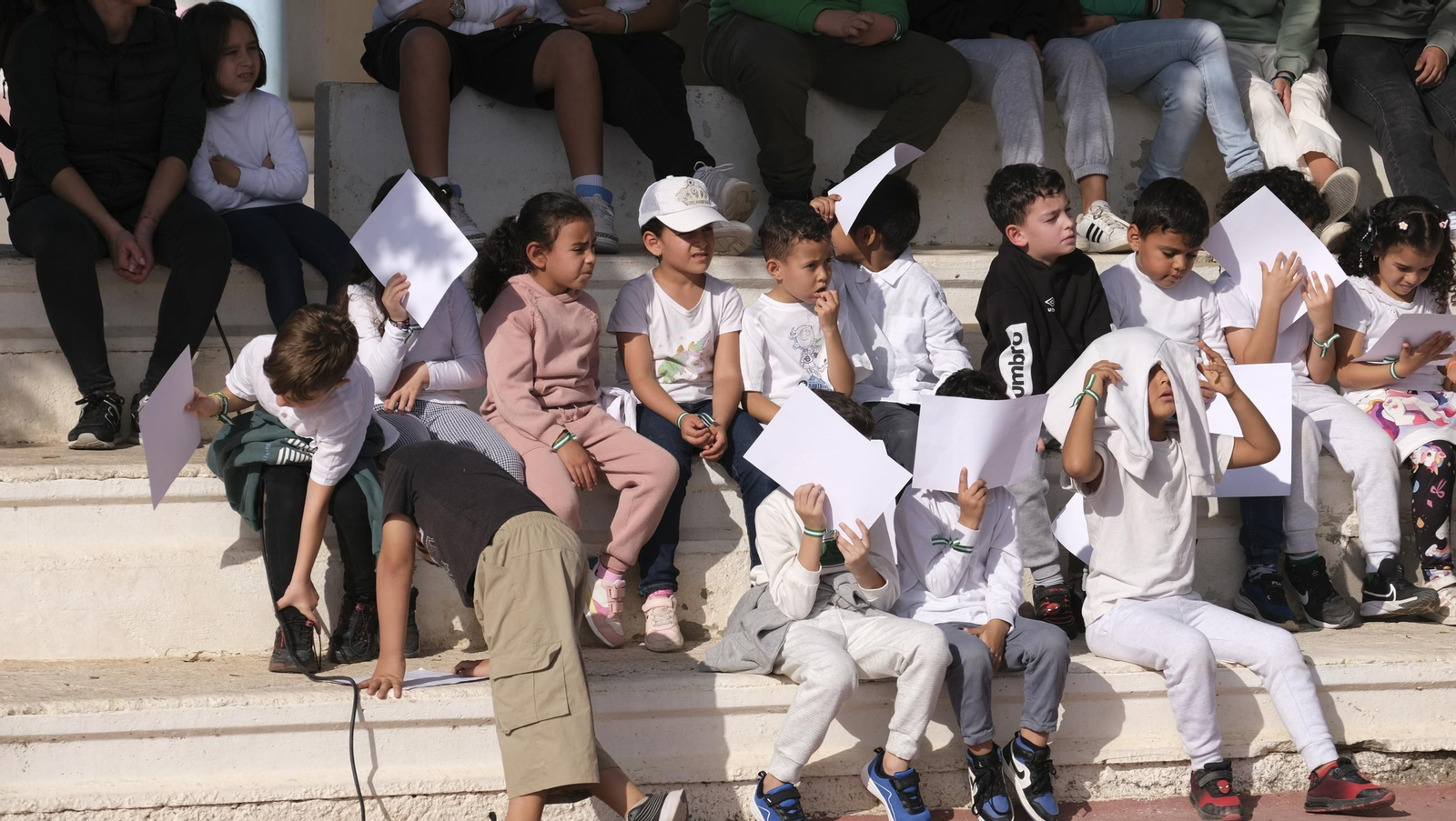 Día de la Bandera de Andalucía en el Colegio Virgen del Mar de Cabo de Gata, en imágenes